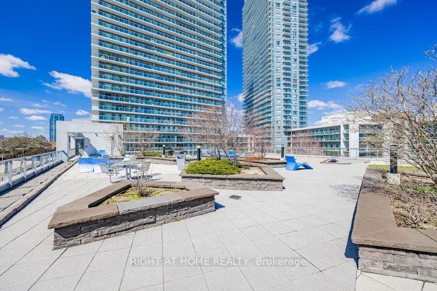 2015 Sheppard Avenue Unit 318 photo 26