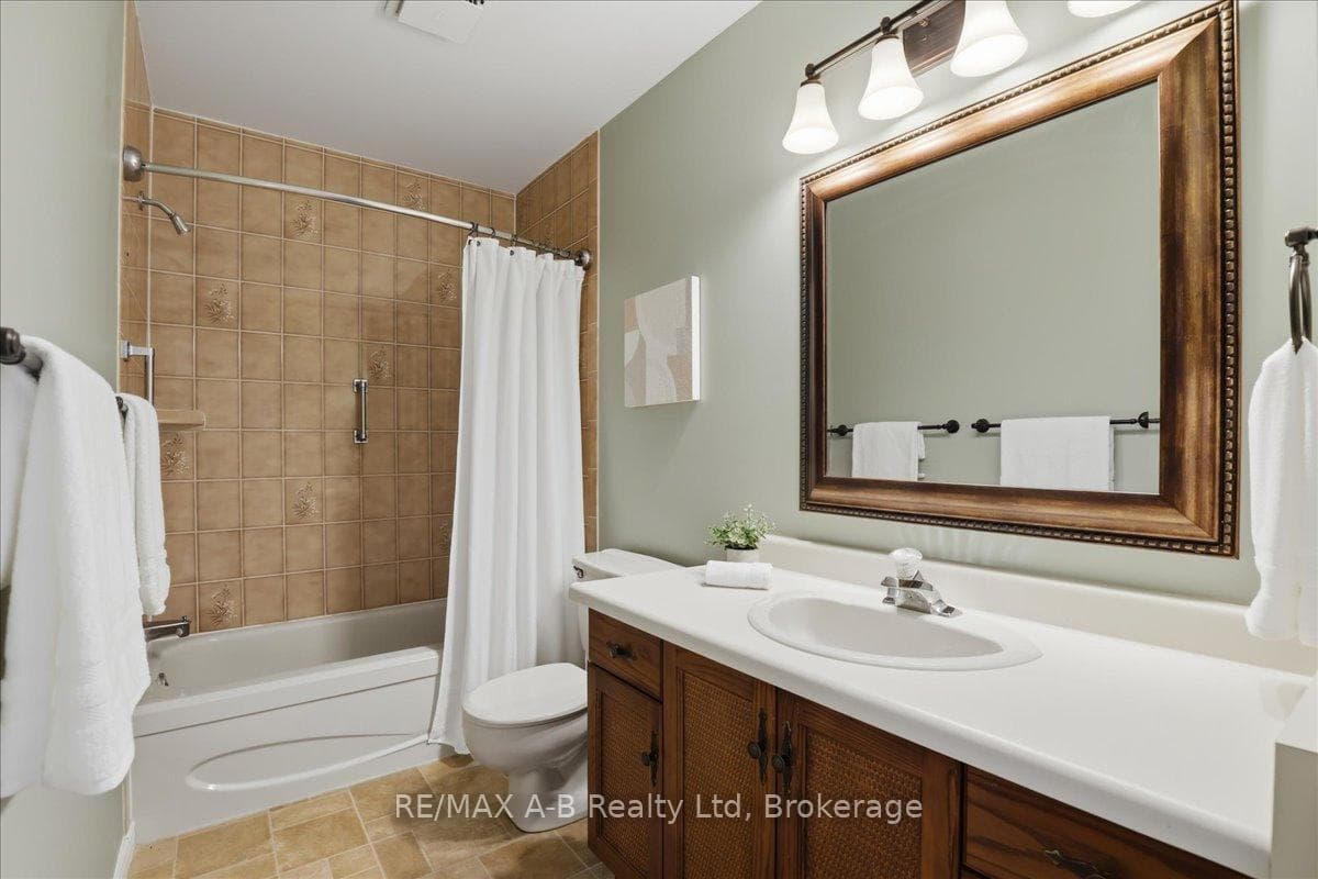90 Waddell Street photo 34