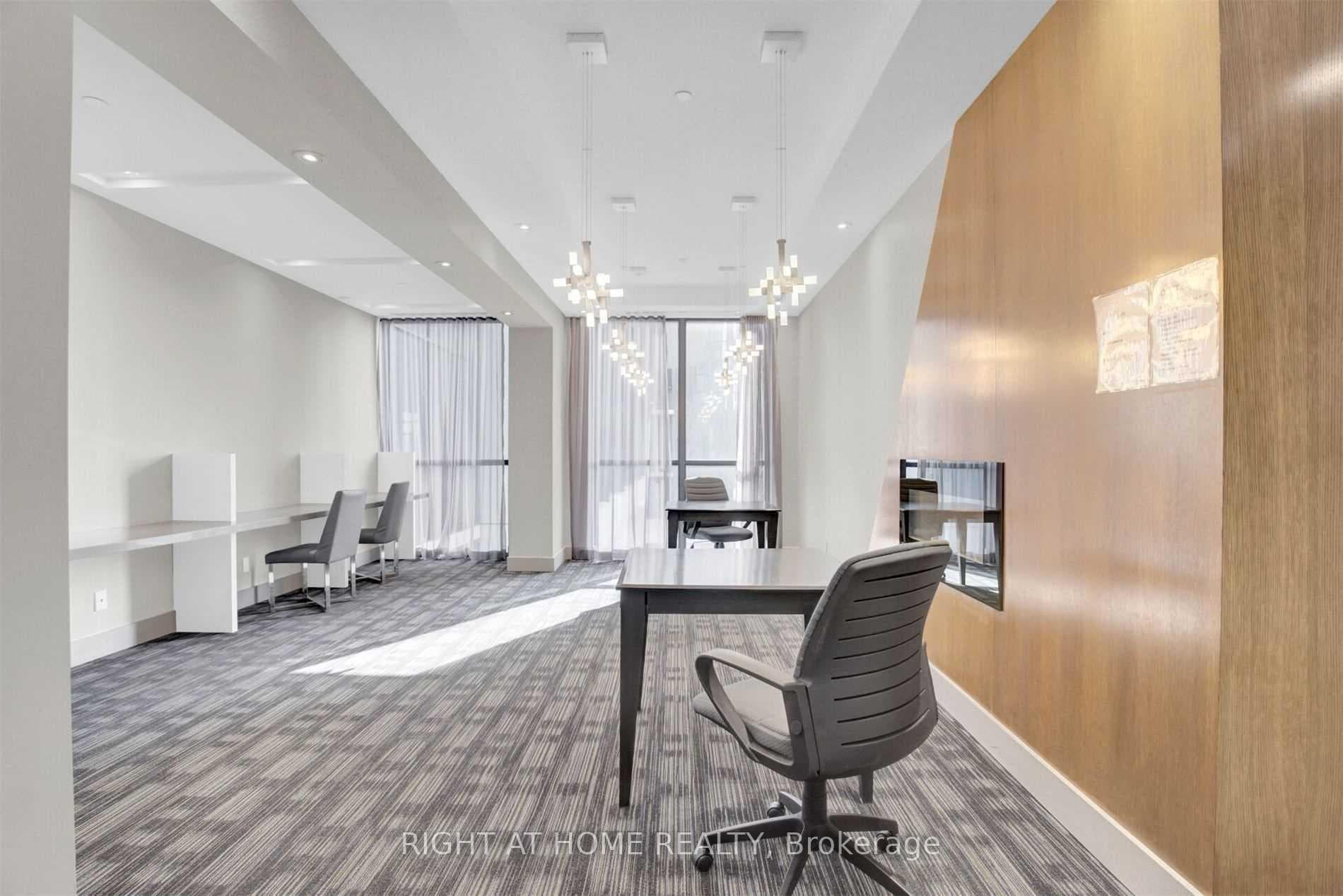 55 Eglinton Avenue Unit 1406 photo 30