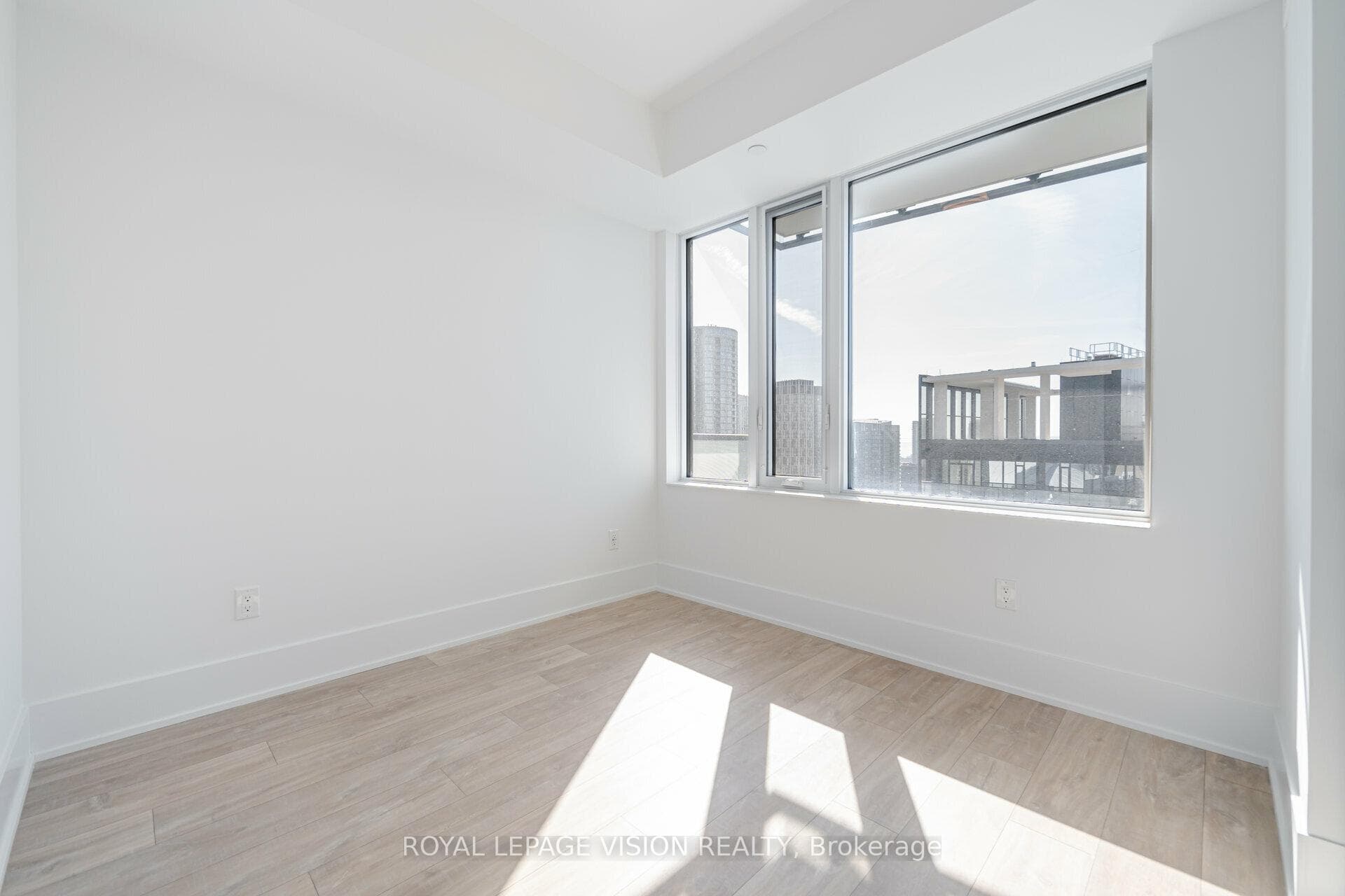 470 Front Street Unit 2215 photo 17