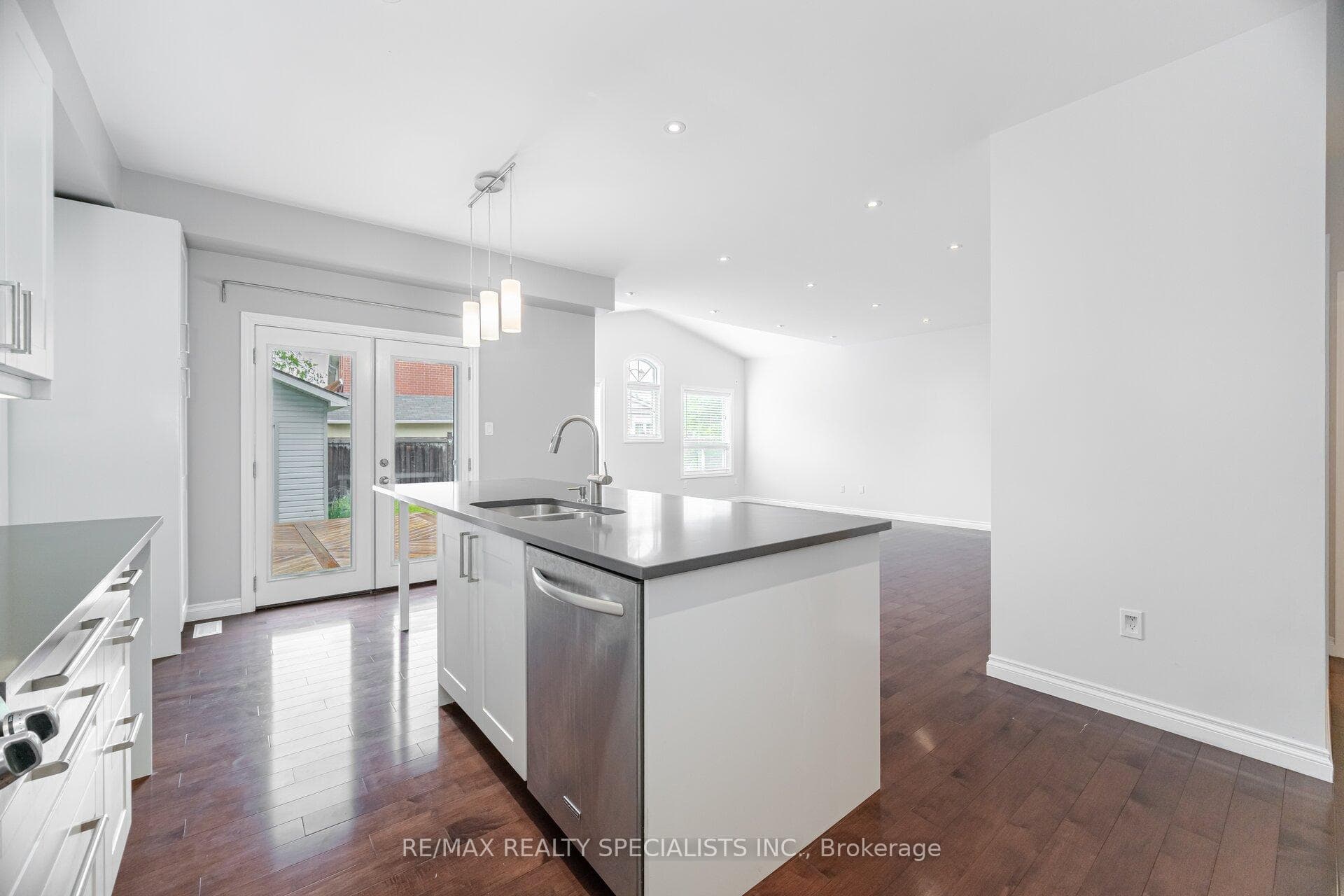 981 Kennedy Circle photo 13