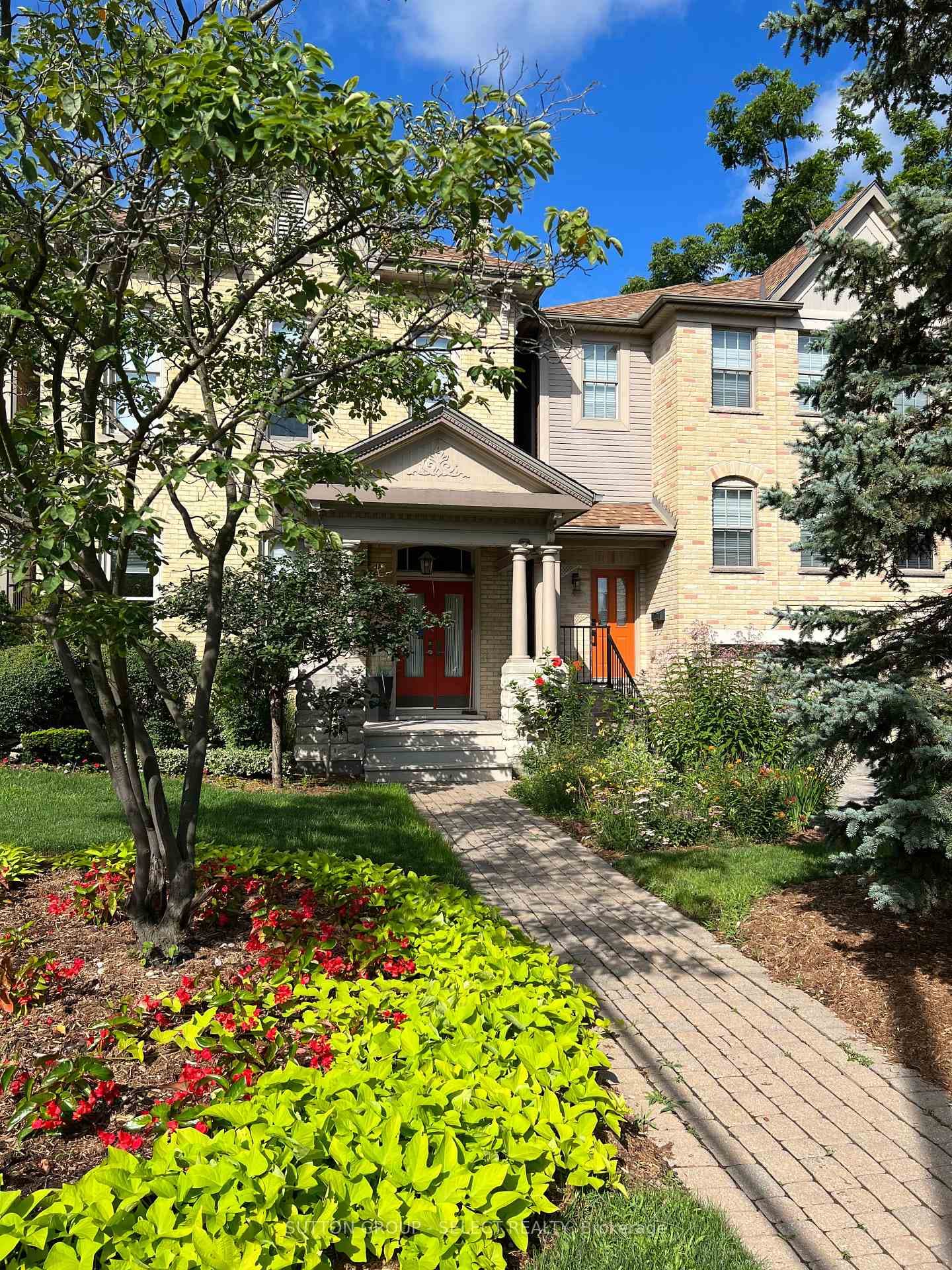 609 Colborne Street Unit 3 photo 3