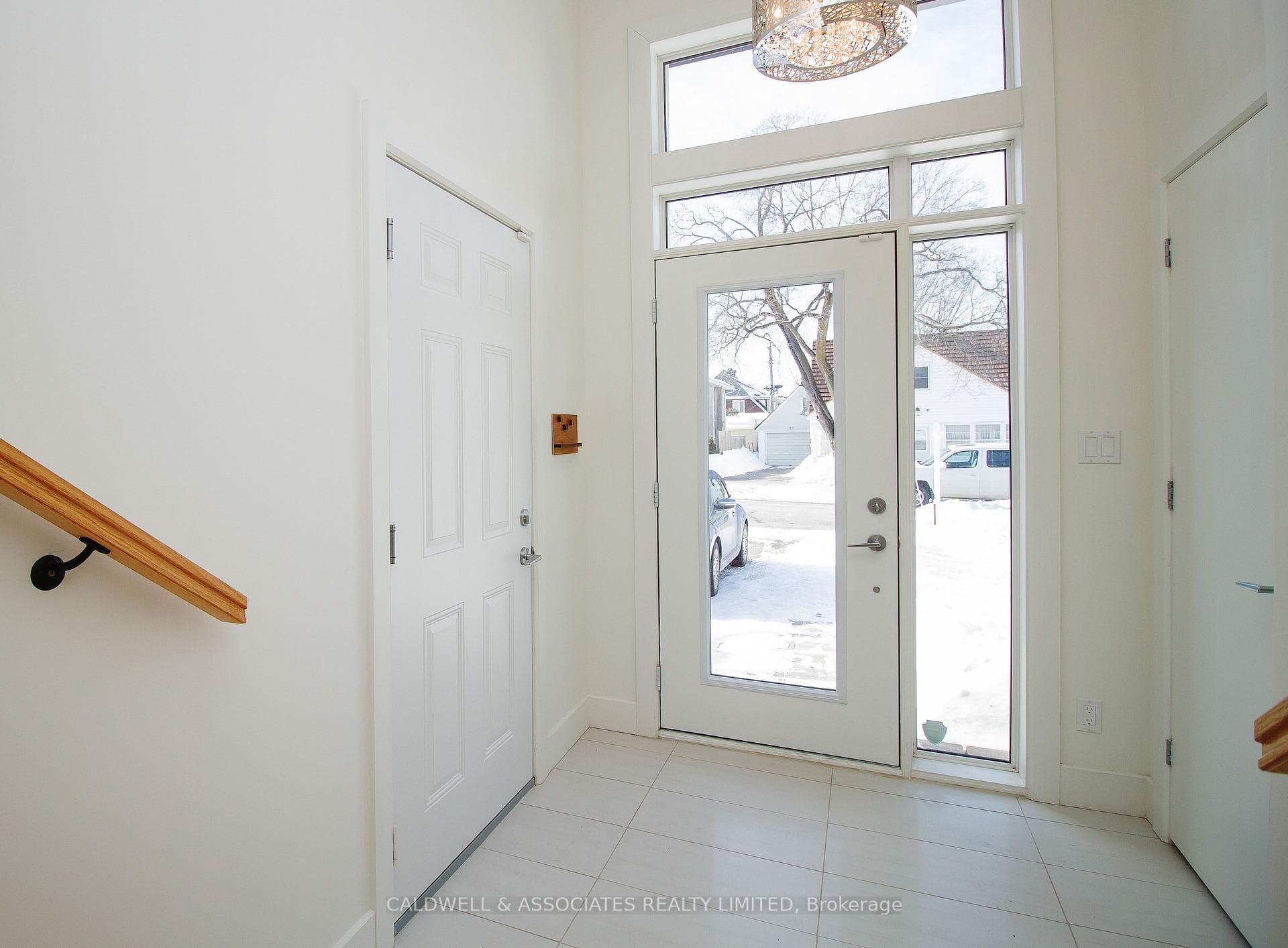 311 Britannia Road photo 2