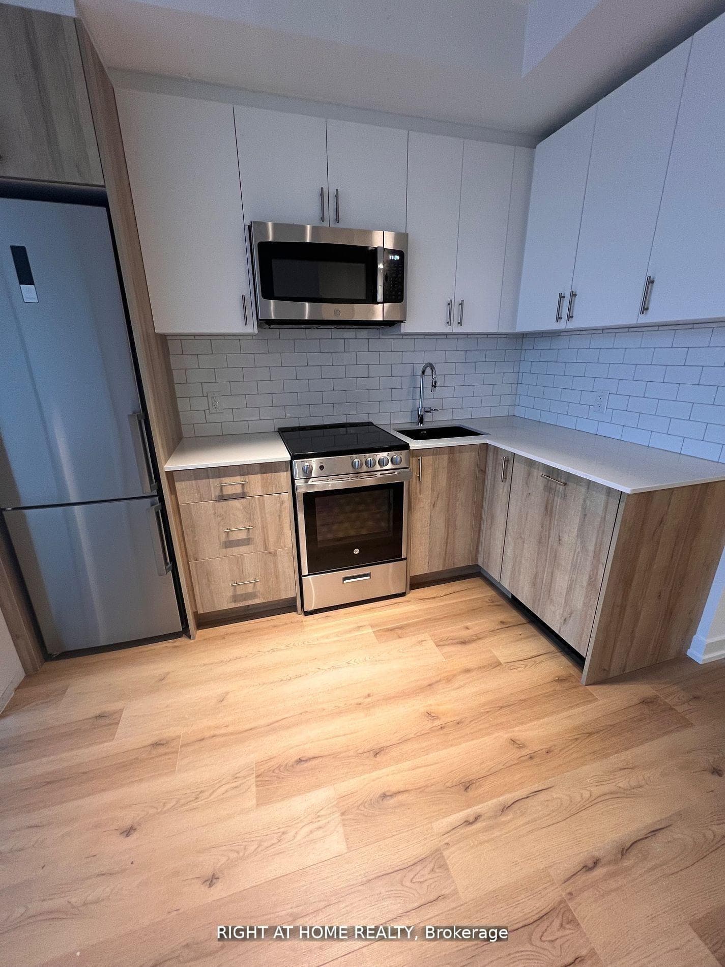 1195 The Queensway N/A Unit 1003 photo 4