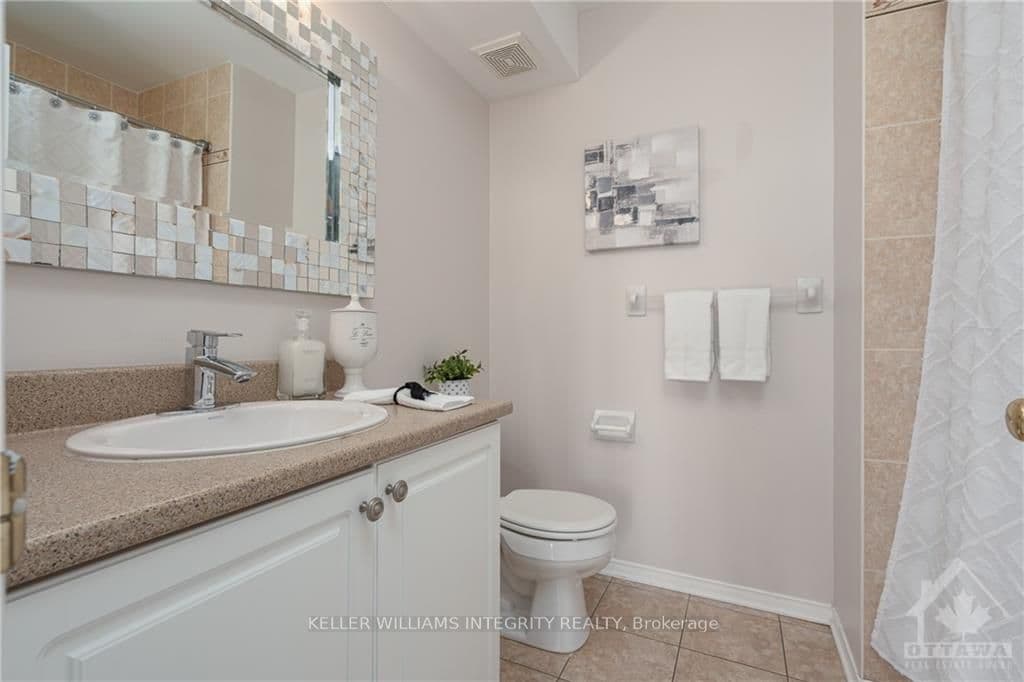898 LONGFIELDS Drive photo 23