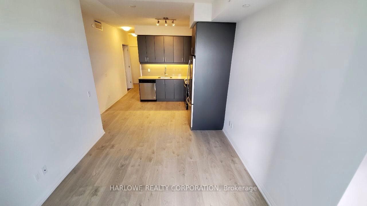 7895 Jane Street Unit 203 photo 4