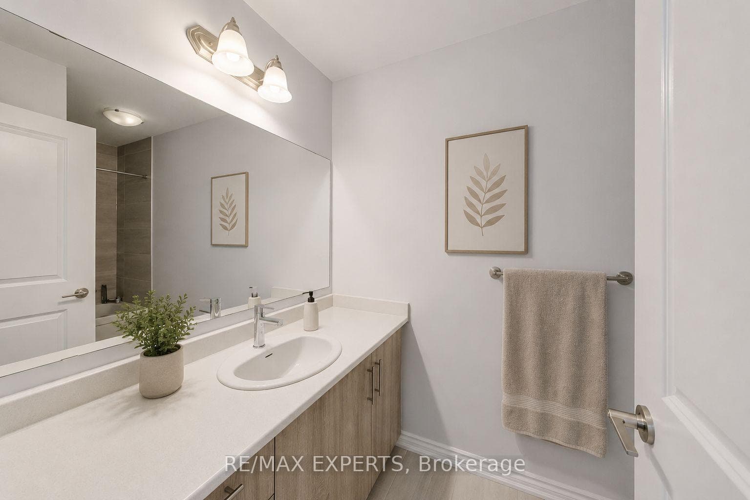 Second full 4 pieces washroom