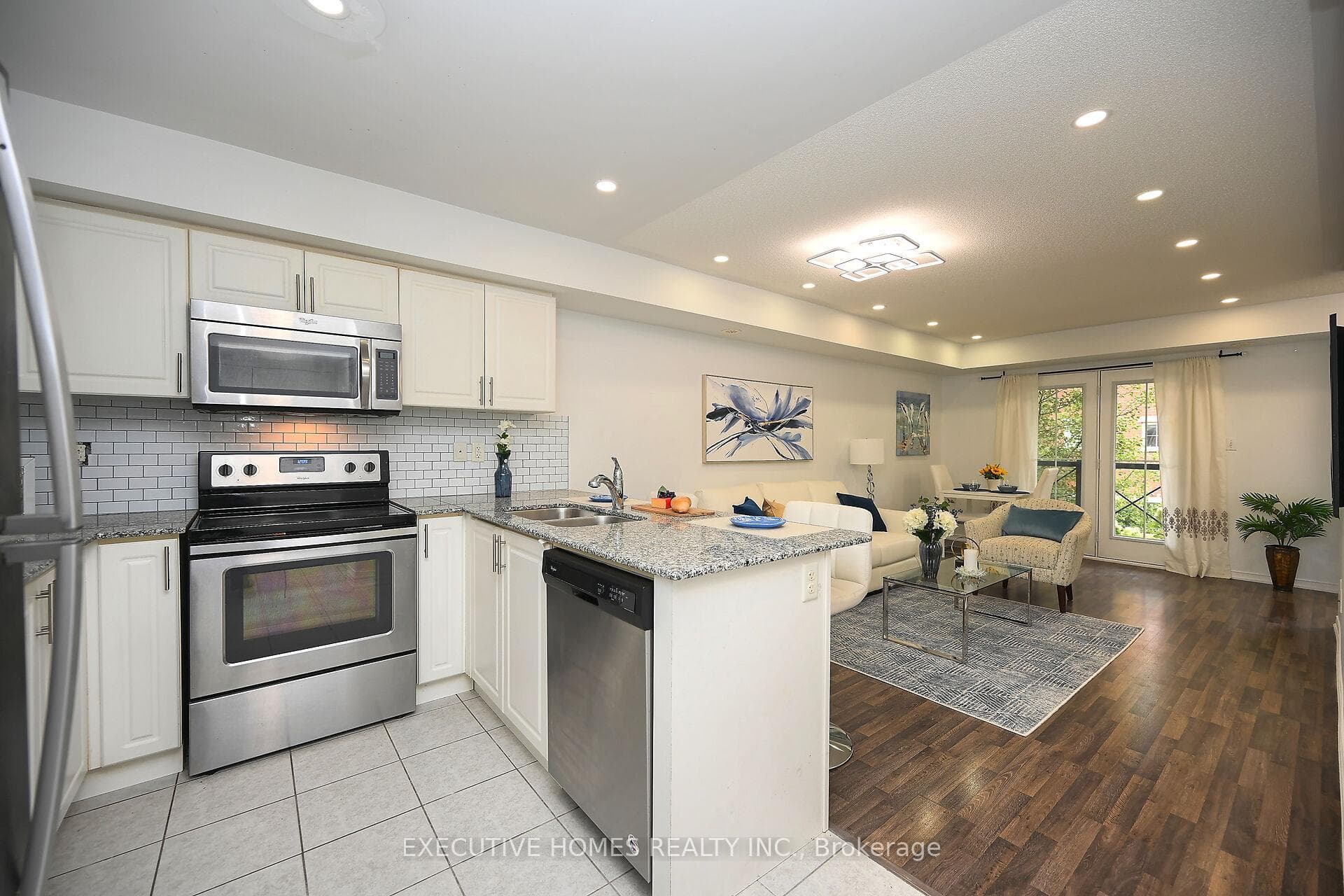 2484 Post Road Unit 17 photo 21
