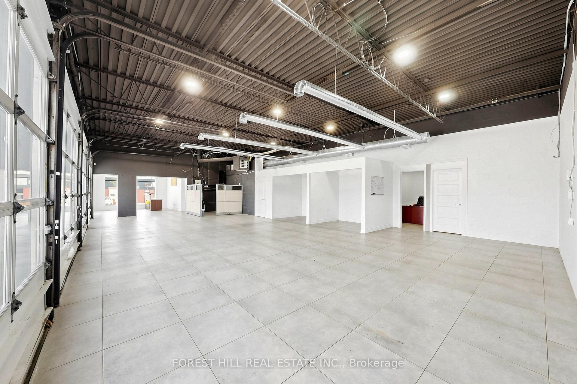 1502 Speers Road photo 9