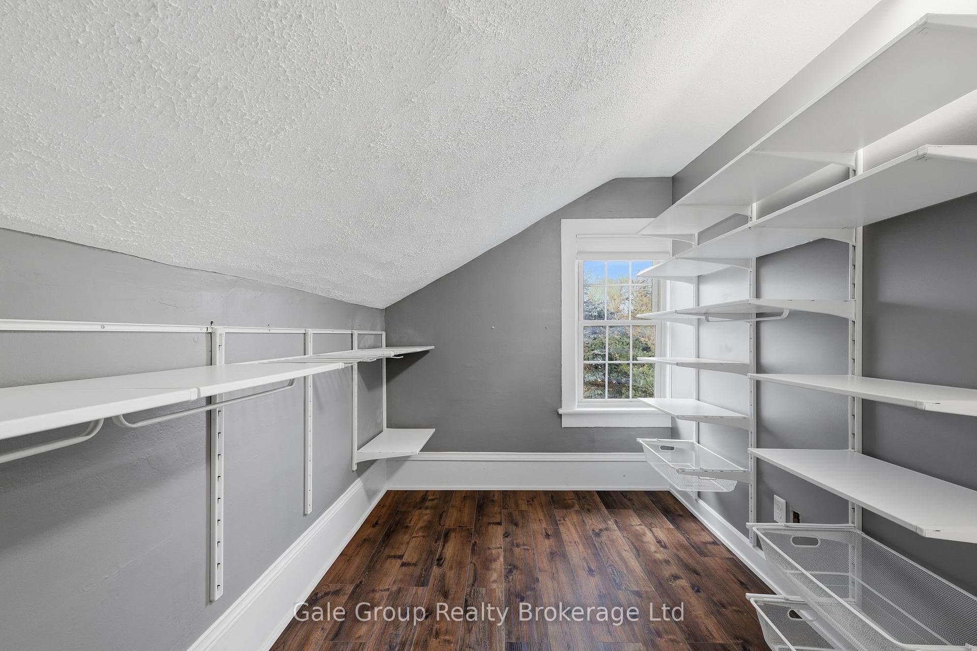 1349 Queen Street photo 31