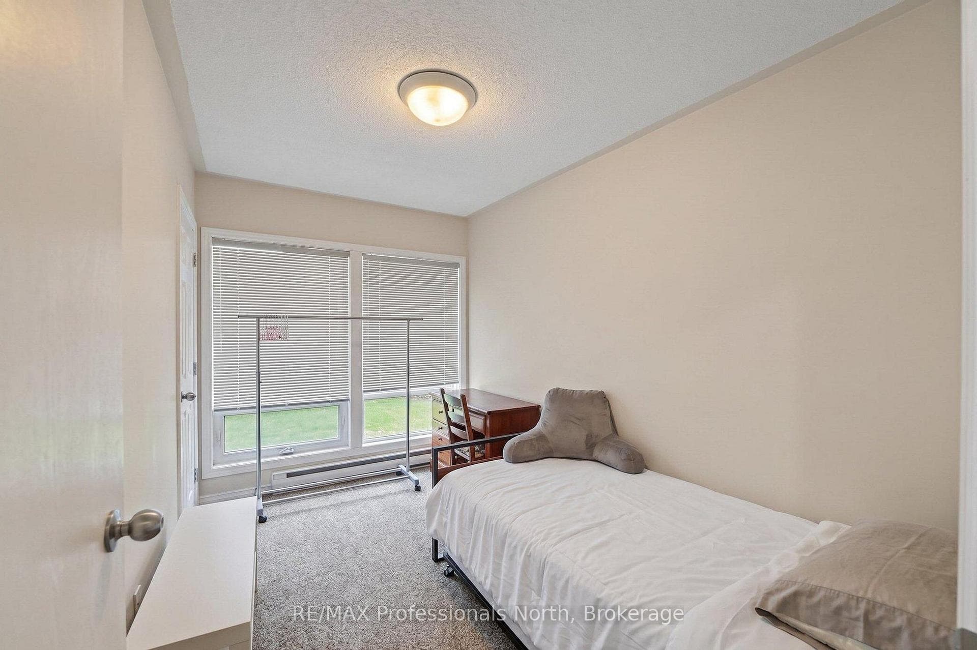 1034 Ablett Court photo 18