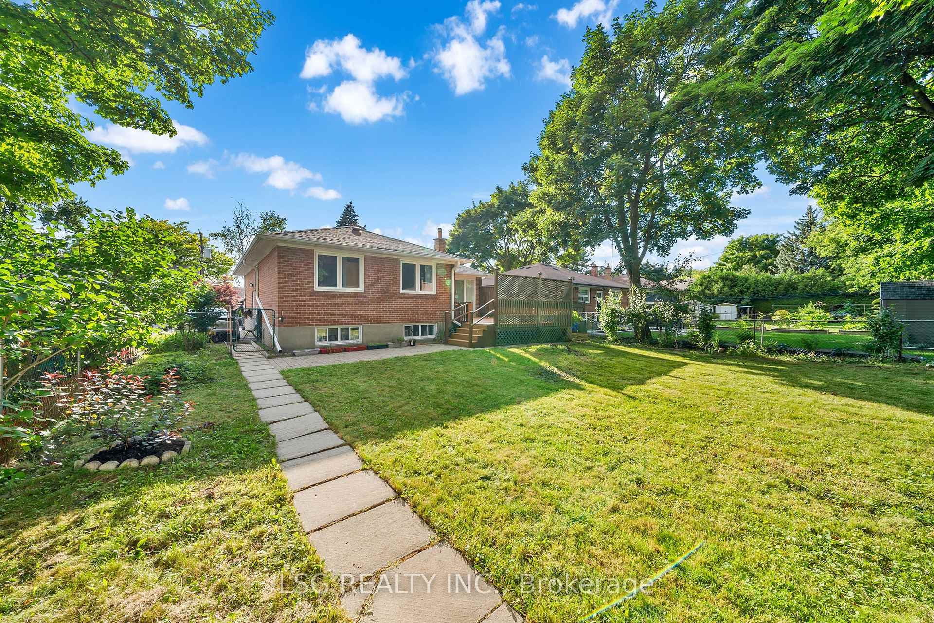 23 Sussex Avenue photo 34