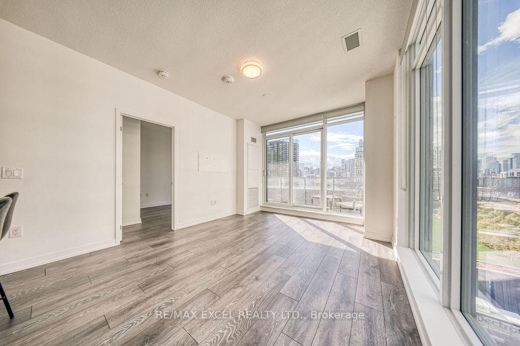 225 Sumach Street Unit 1009 photo 36