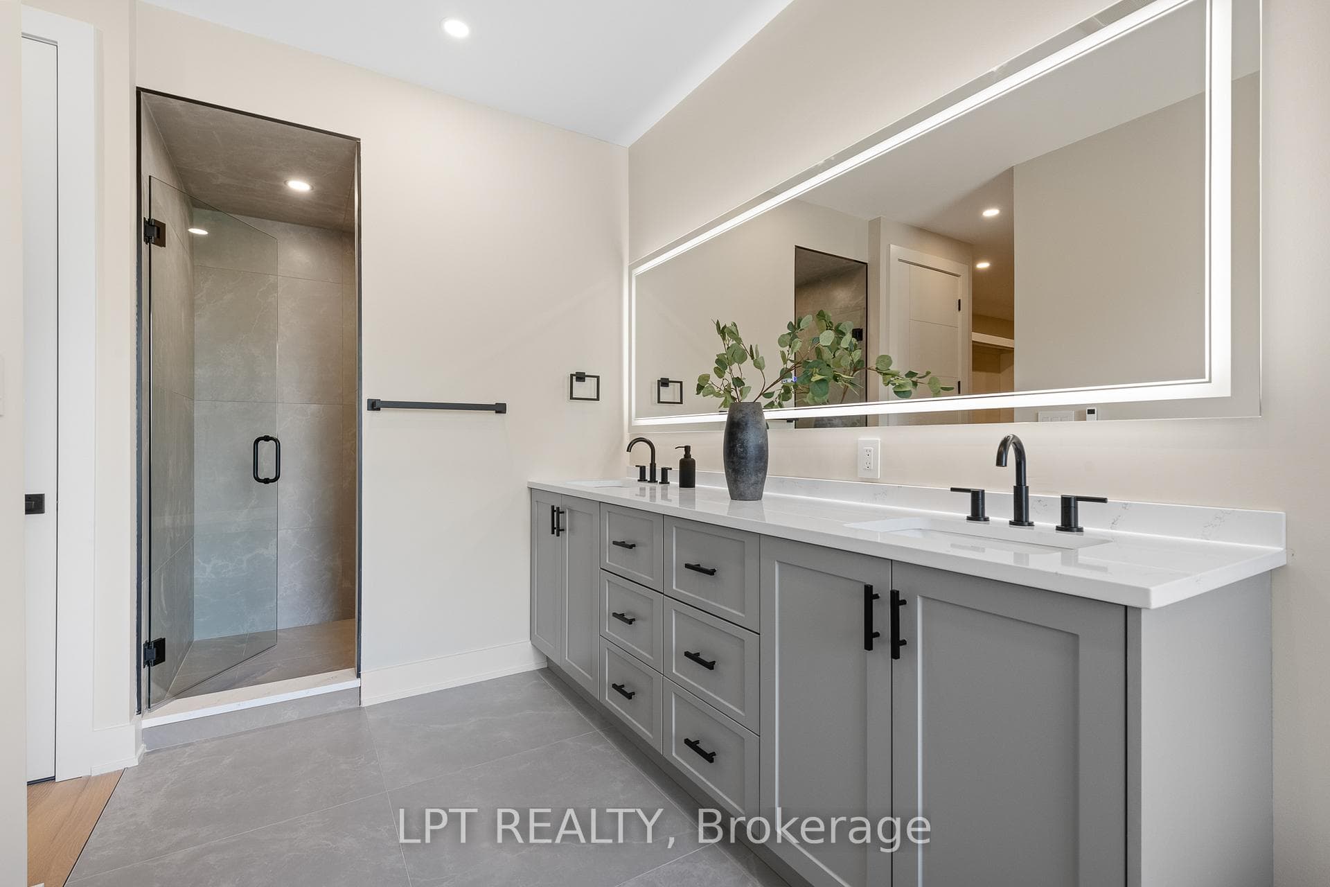 15 Briggs Avenue photo 30