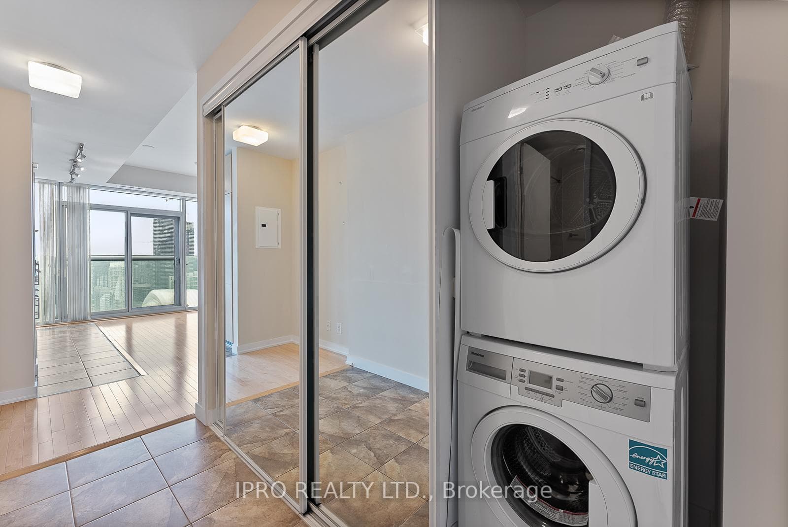 12 York Street Unit 4205 photo 19
