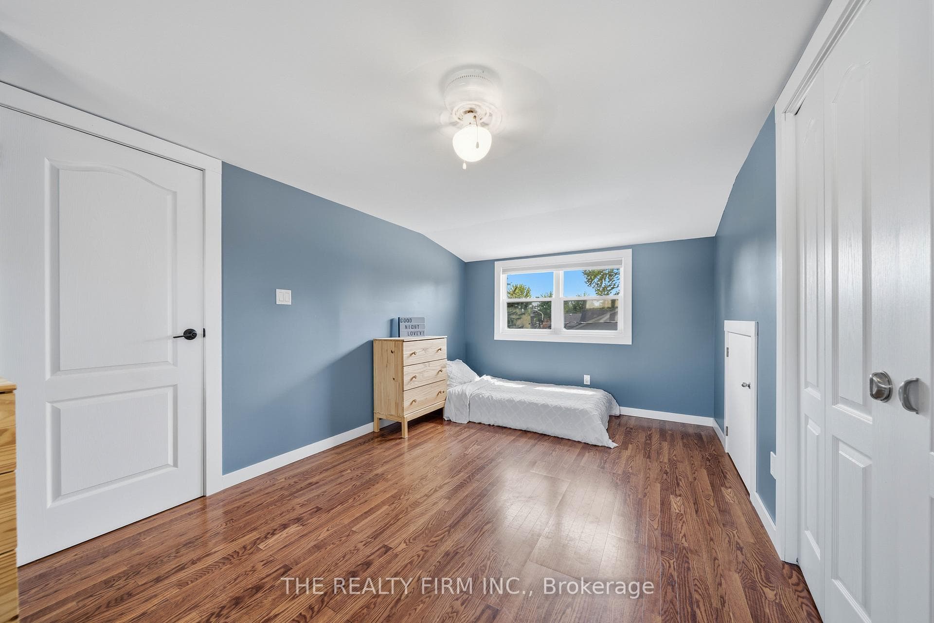 599 John Street photo 36