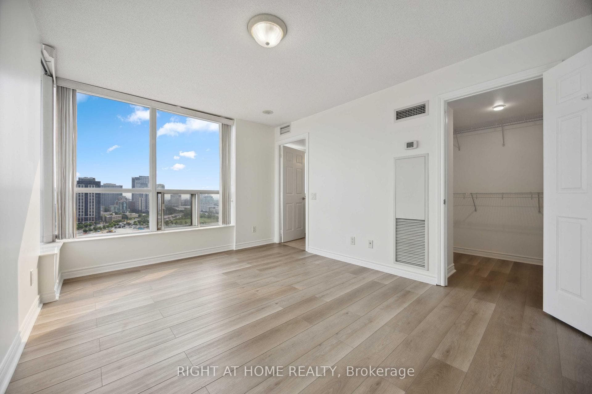 5229 Dundas Street Unit 1704 photo 8