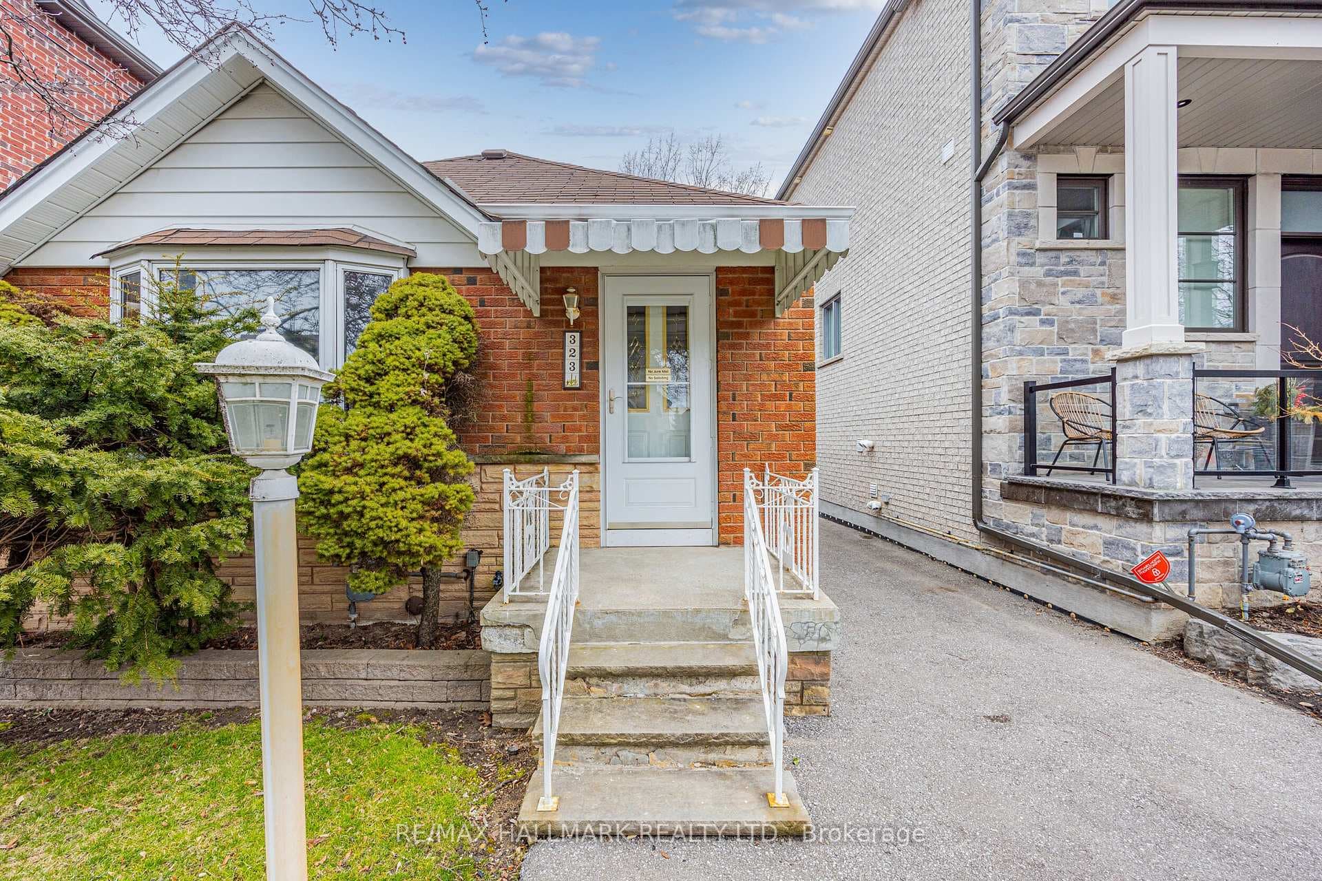 323 Woodmount Avenue photo 1