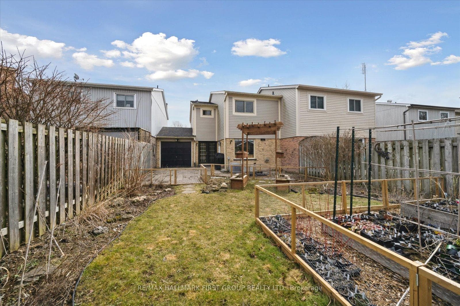 1210 Canborough Crescent photo 26