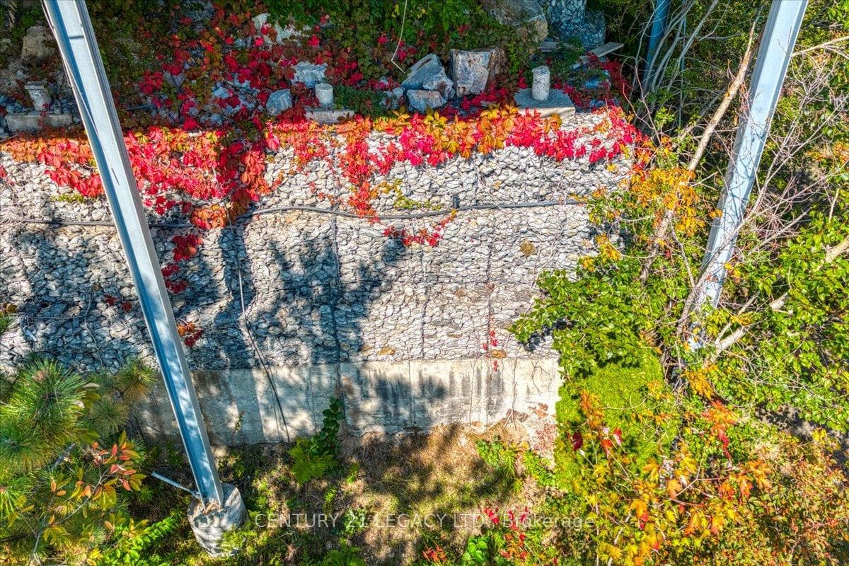 376 Maki Avenue photo 48