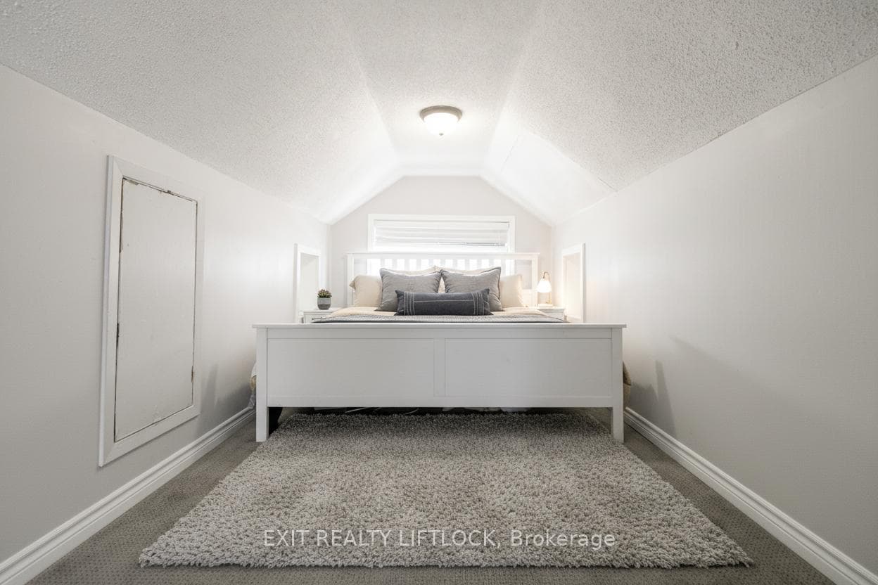 319 Gill Street photo 16