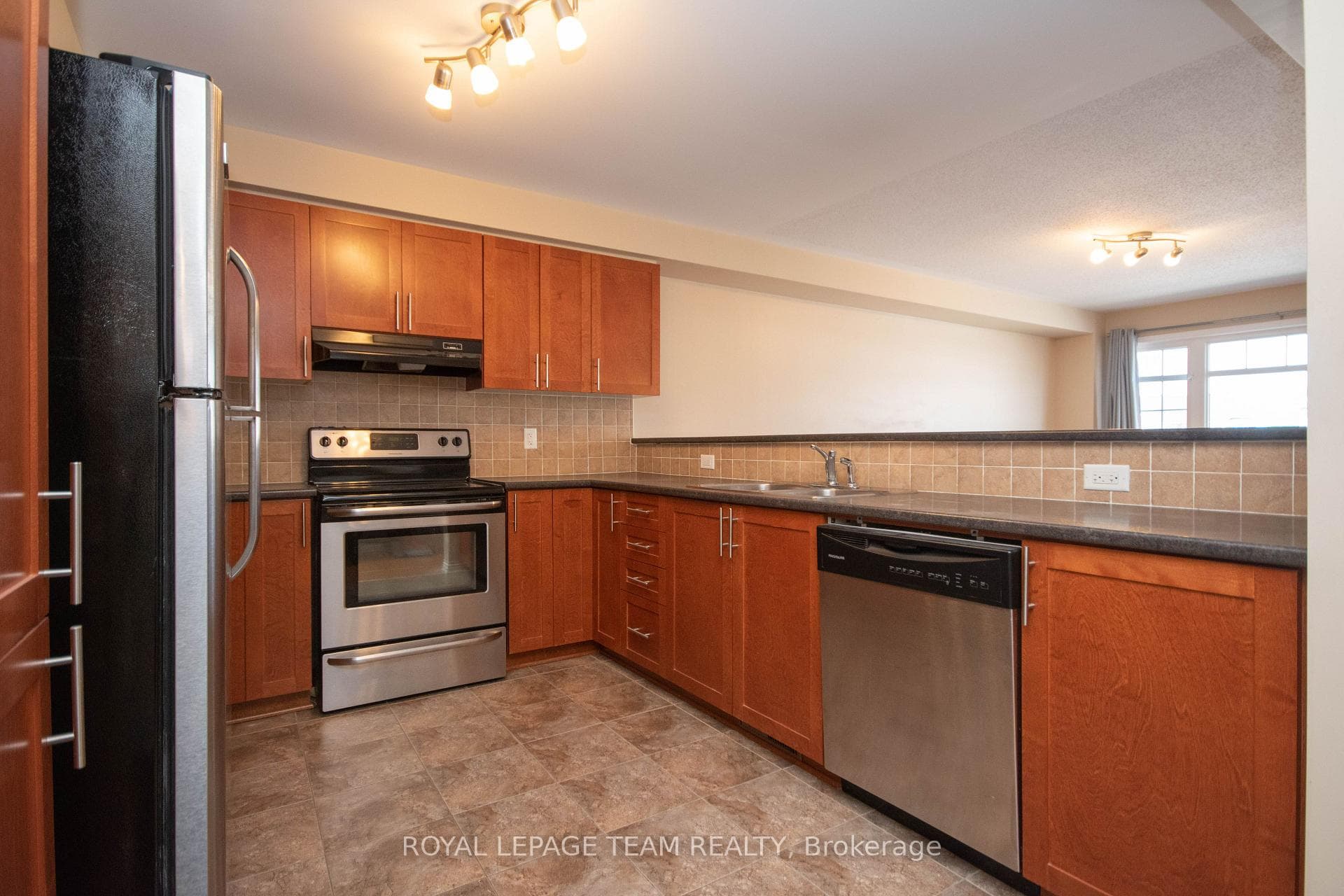304 Citiplace Drive photo 8