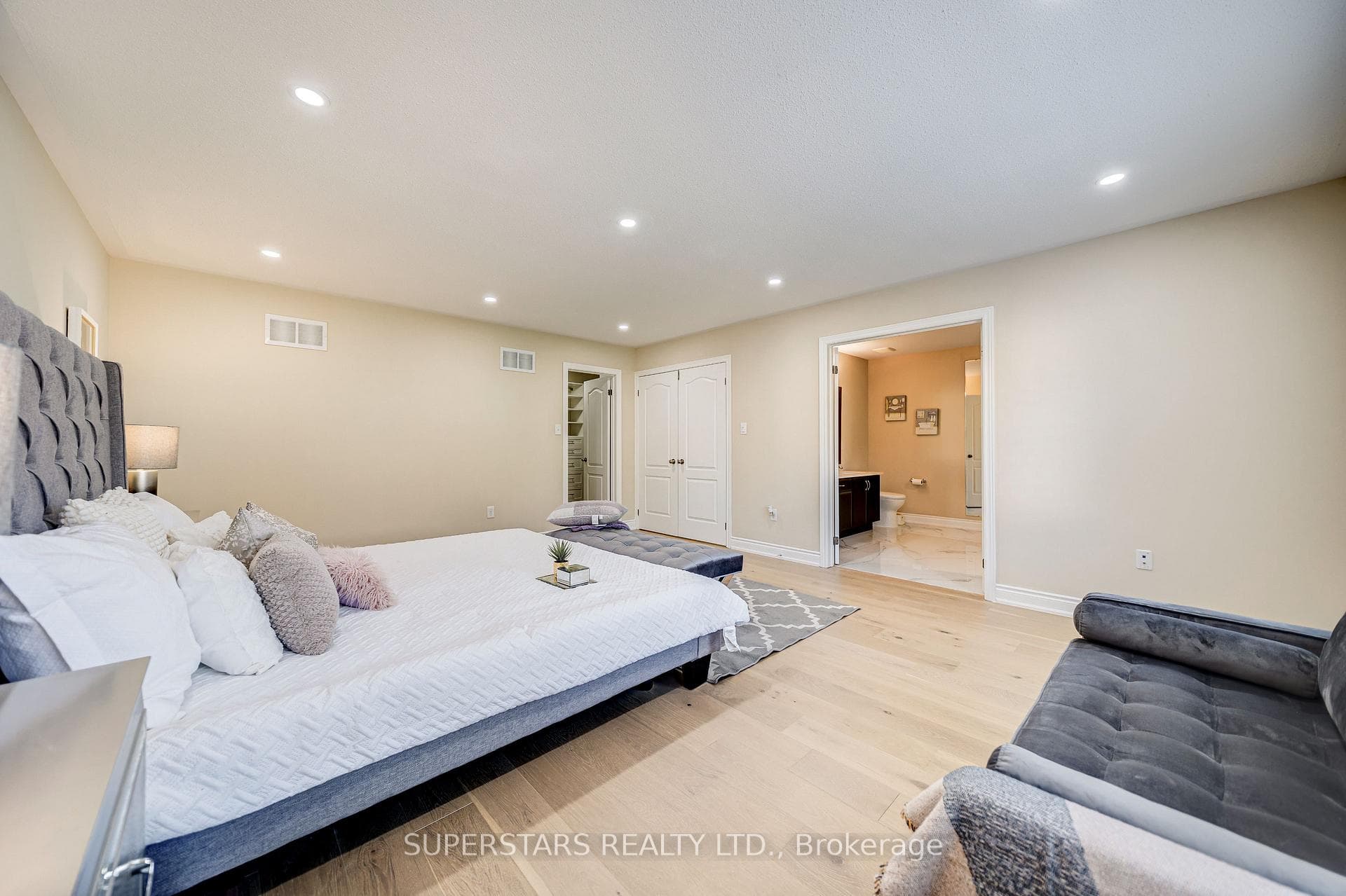 26 Iannucci Crescent photo 16