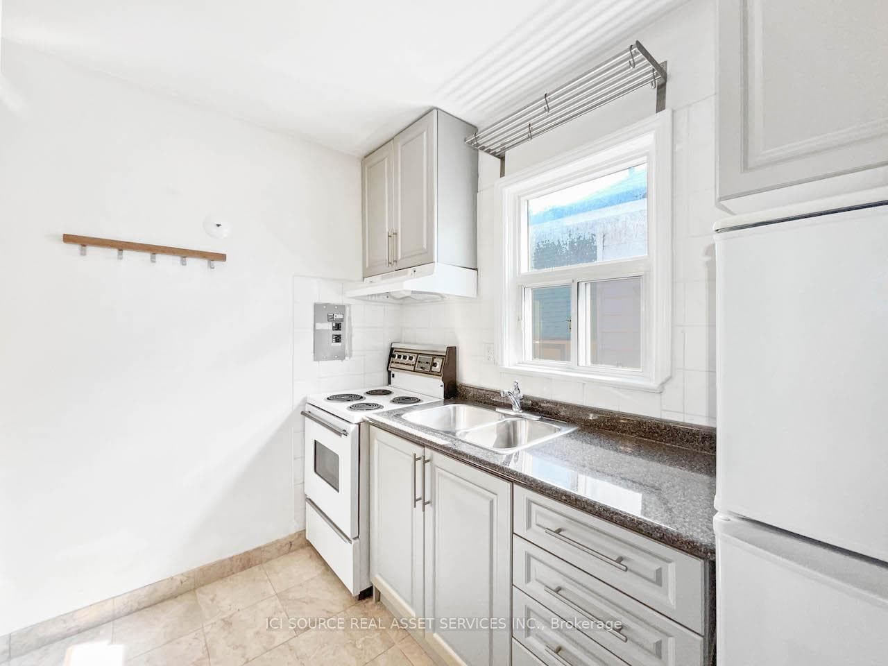 114 Eastwood Road Unit 3 photo 11