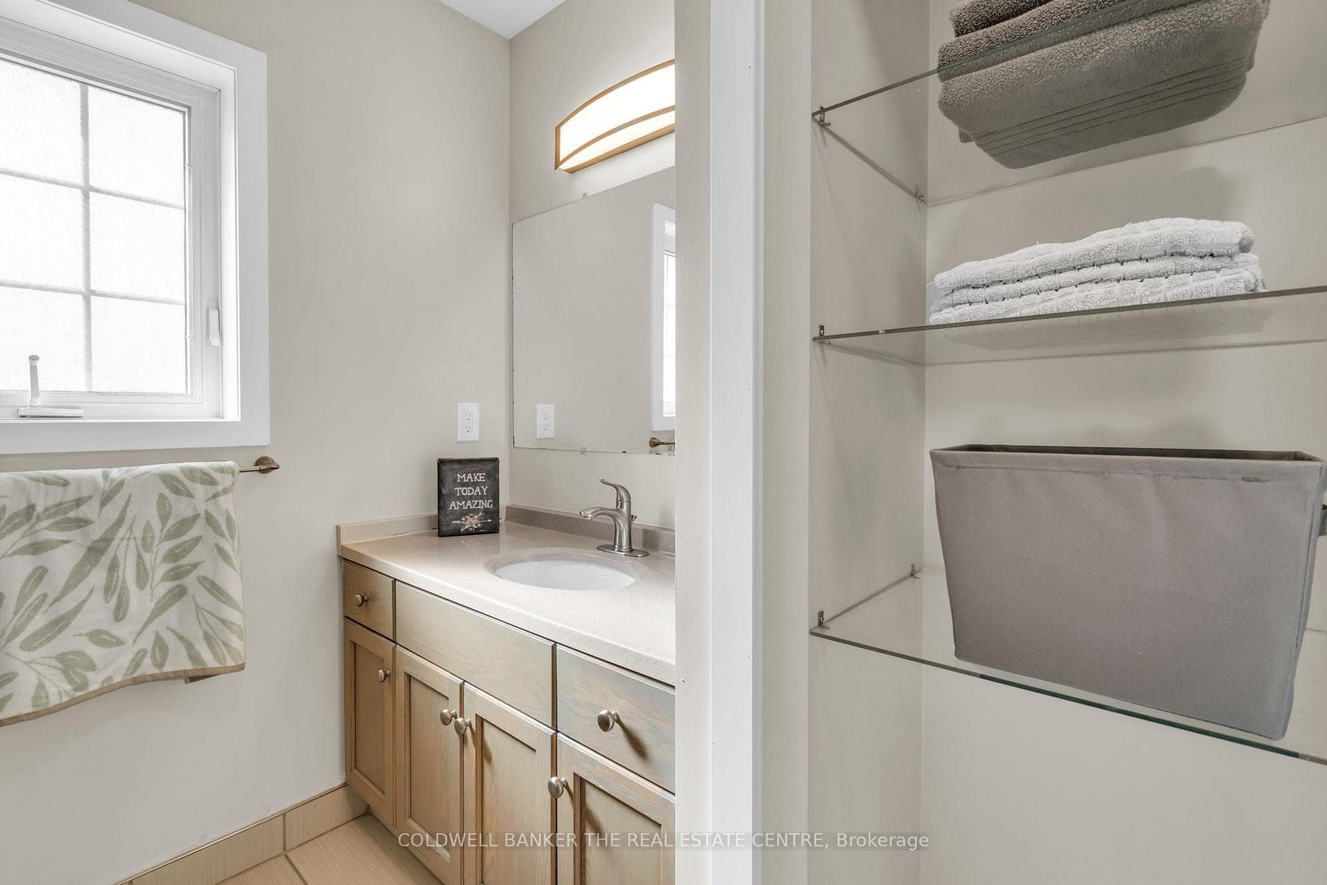 54 Macnaughton Drive photo 14