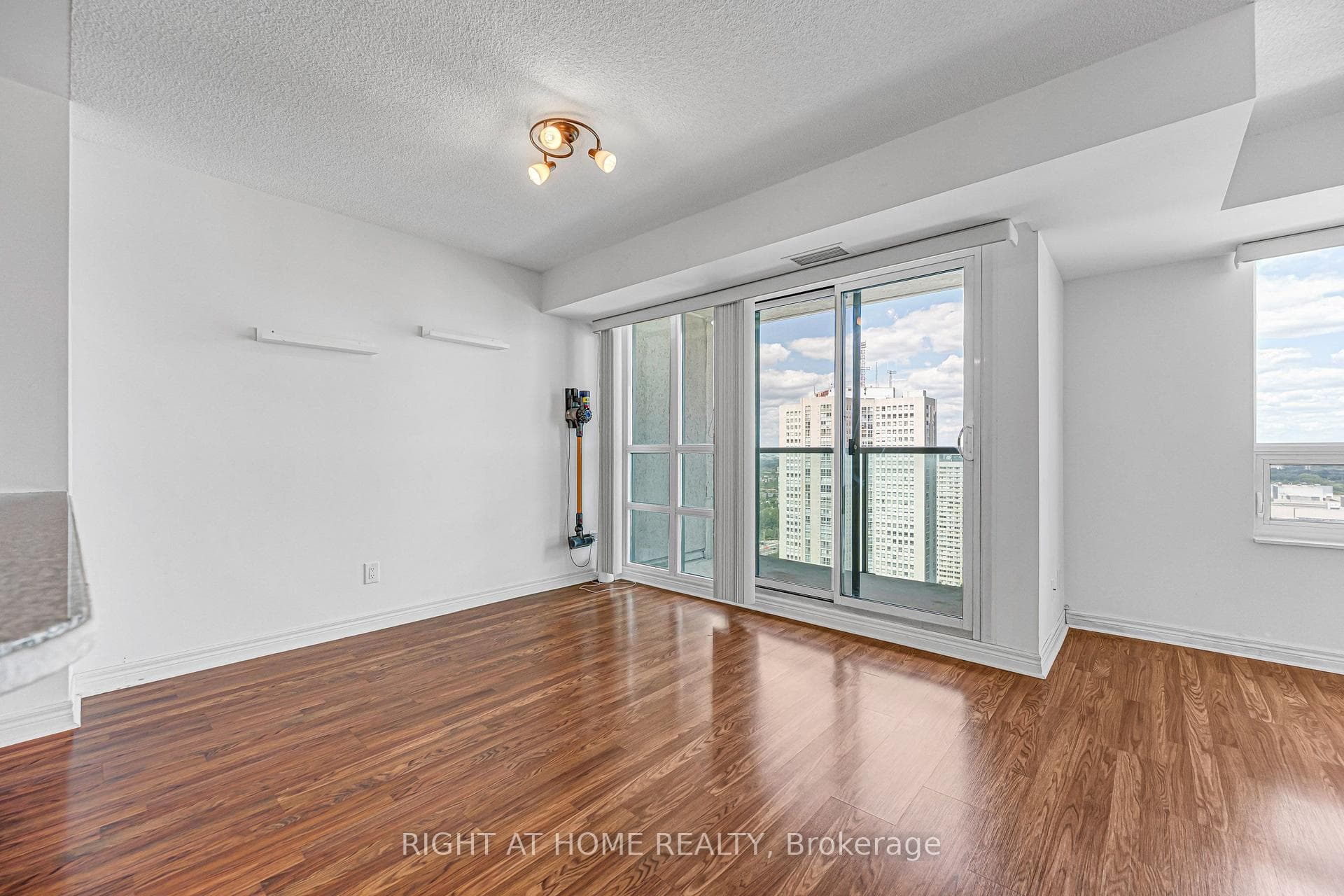 208 Enfield Place Unit #2902 photo 18
