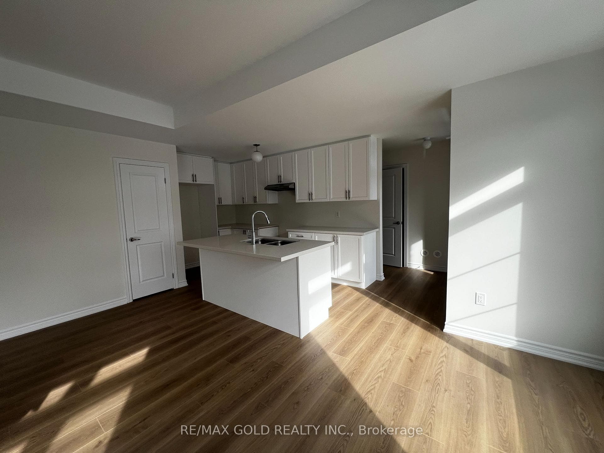 559 Tim Manley Avenue photo 7