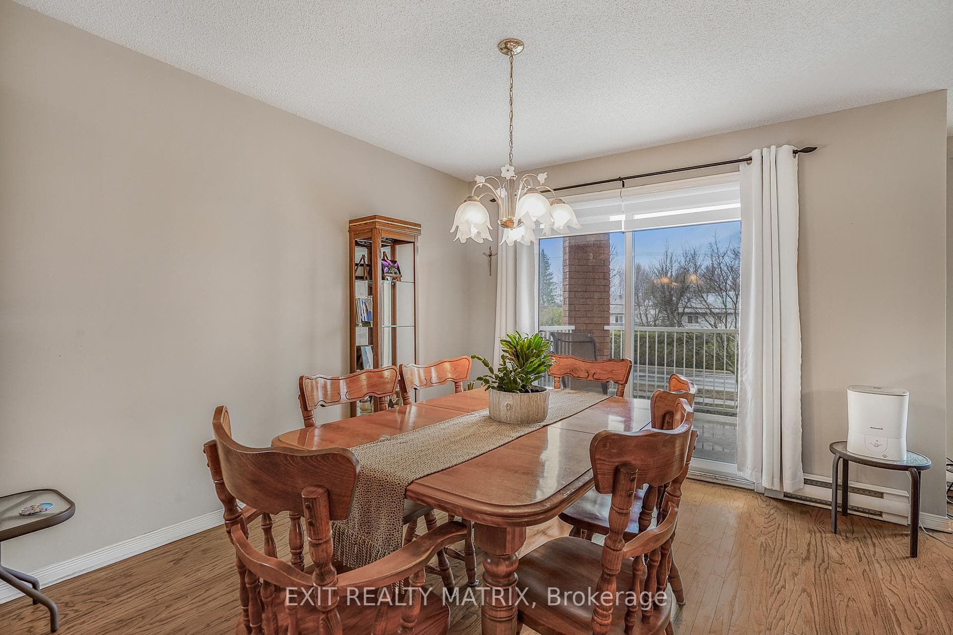 669 Spence Avenue Unit 4 photo 11