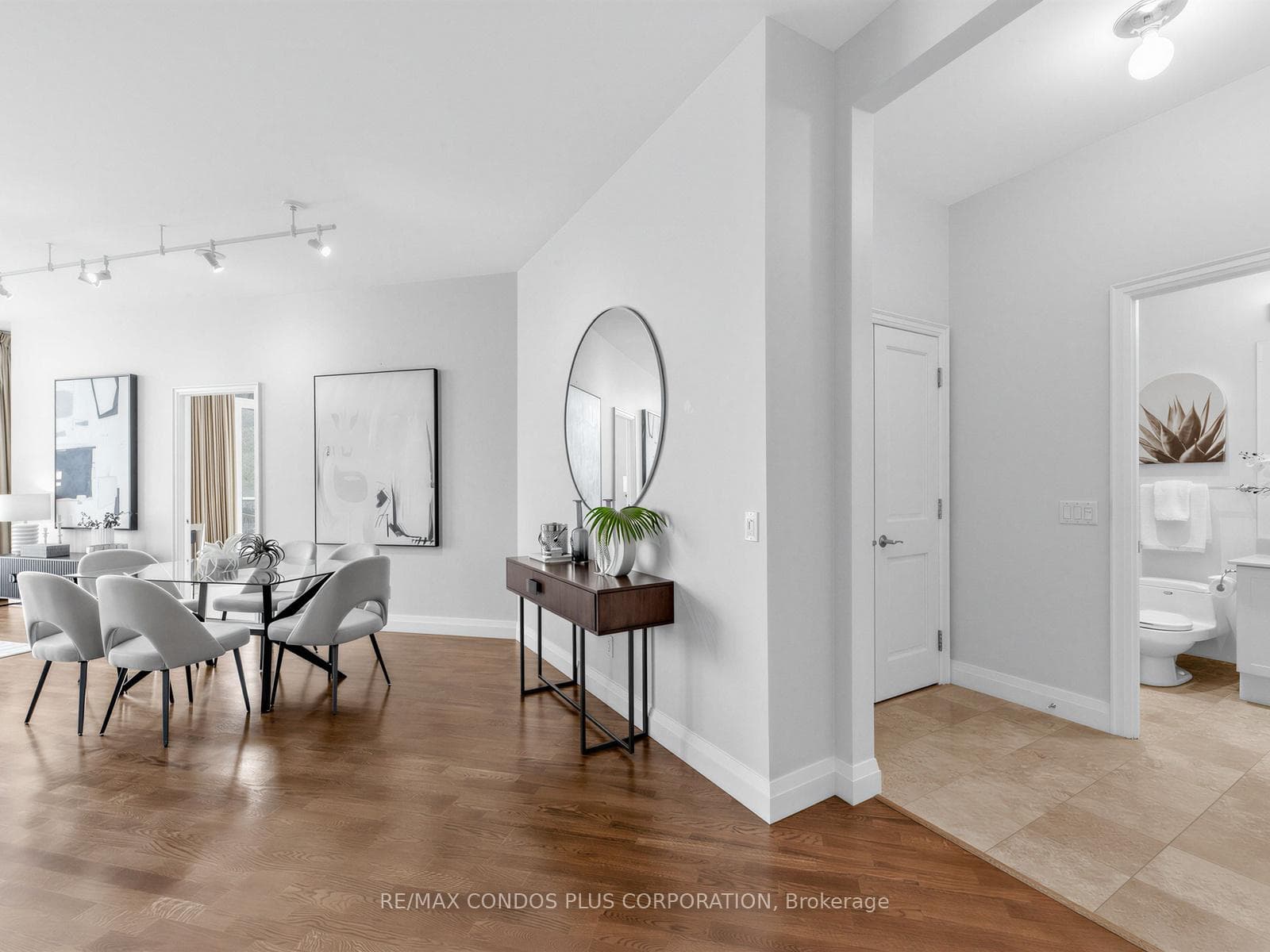 208 Queens Quay Unit PH2 photo 4