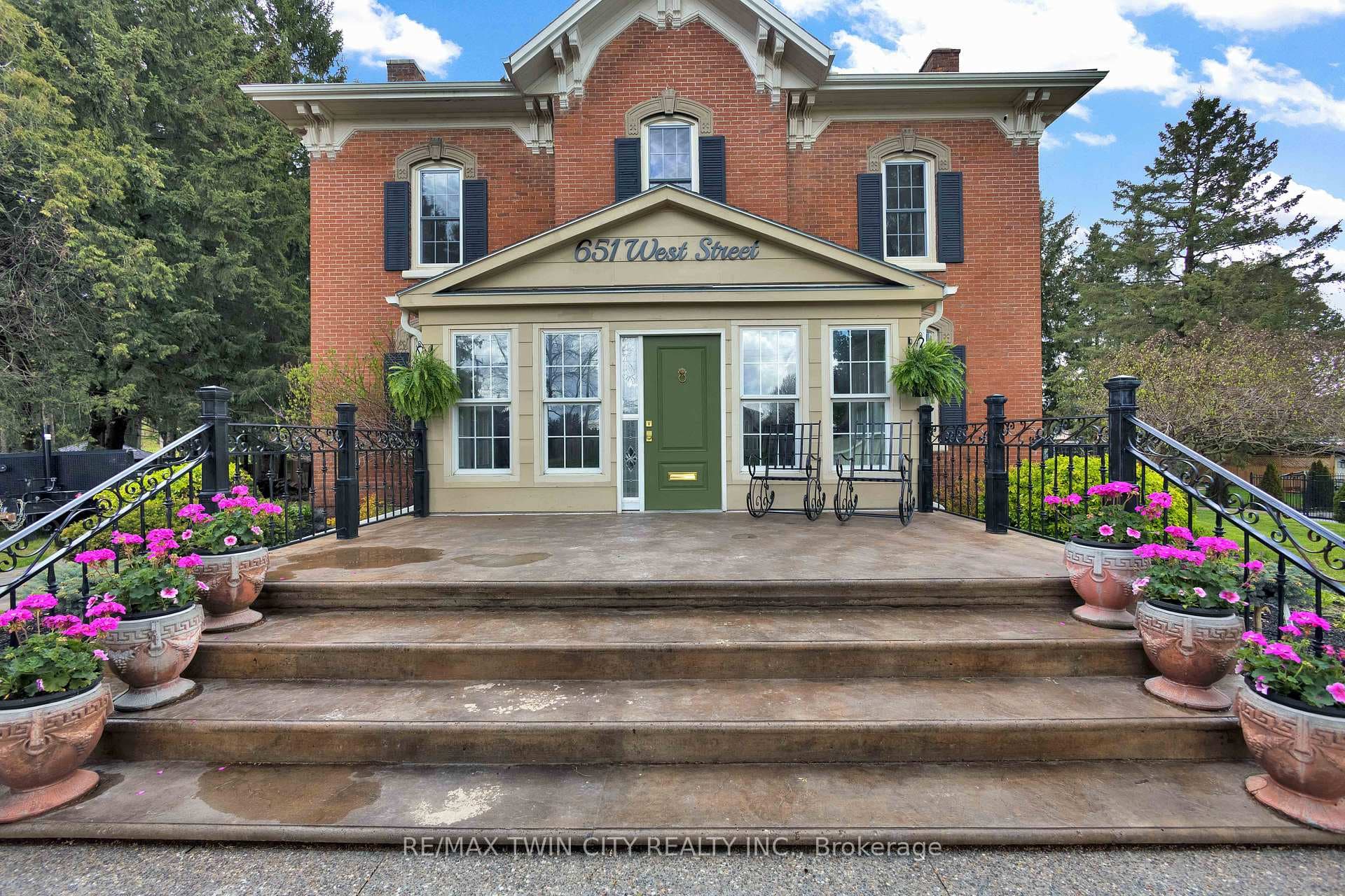 651 West Street photo 47