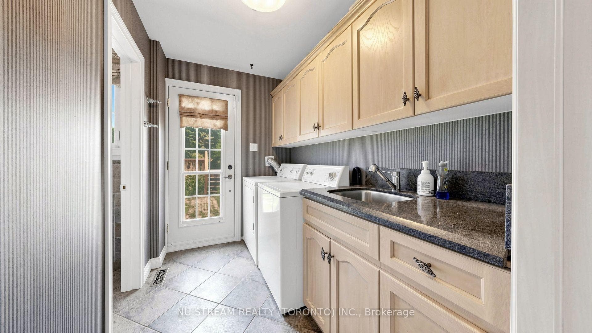 20 Blackforest Drive photo 24