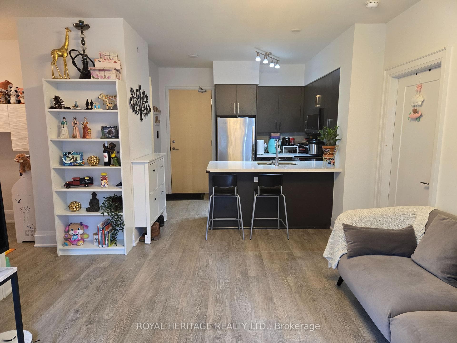 30 Roehampton Avenue Unit 403 photo 9