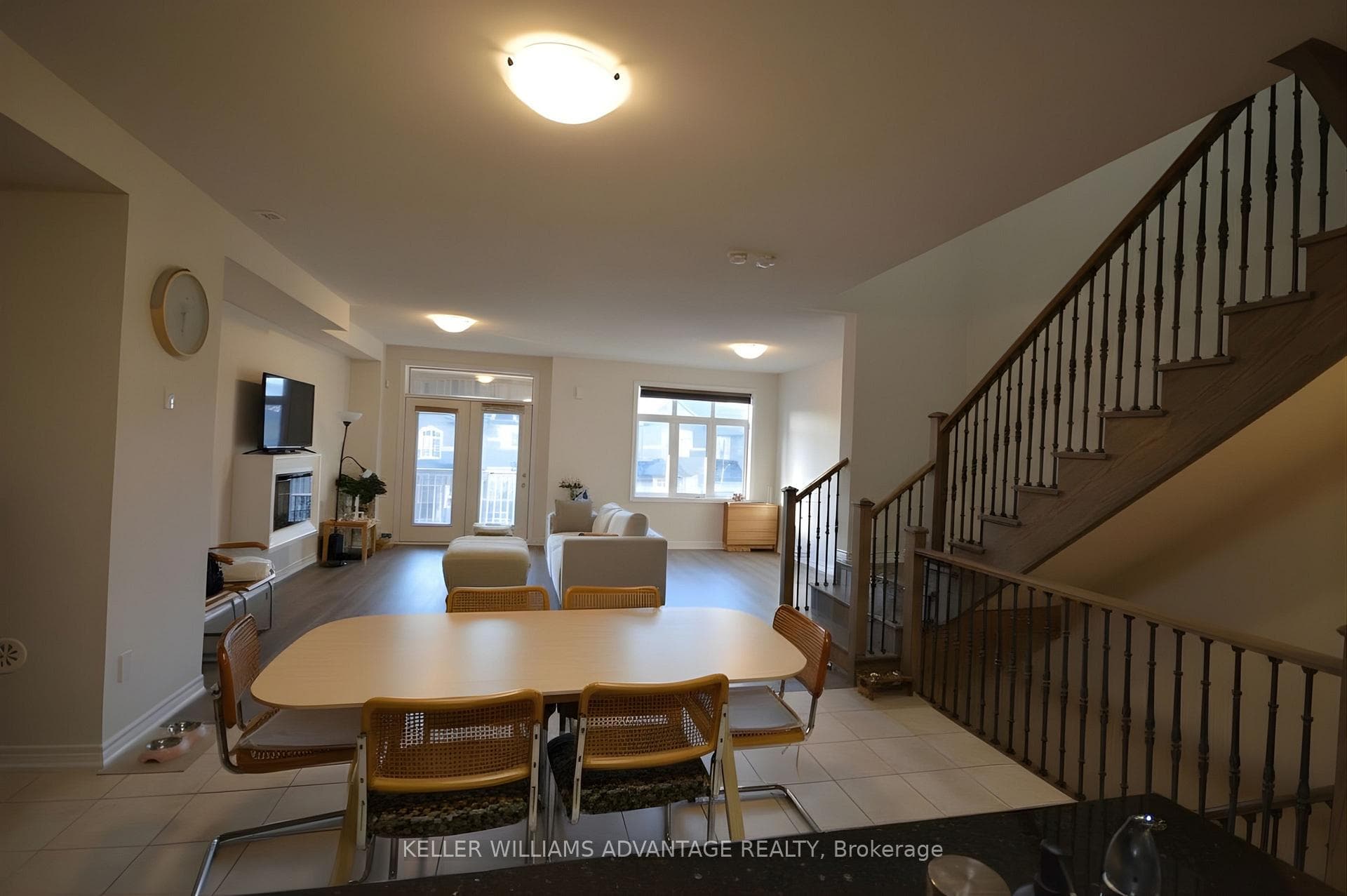 466 Silver Maple Road photo 10