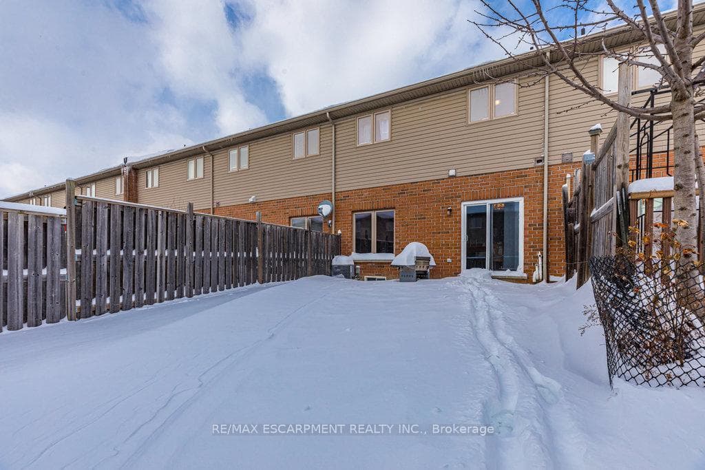 41 BANKFIELD Crescent photo 39