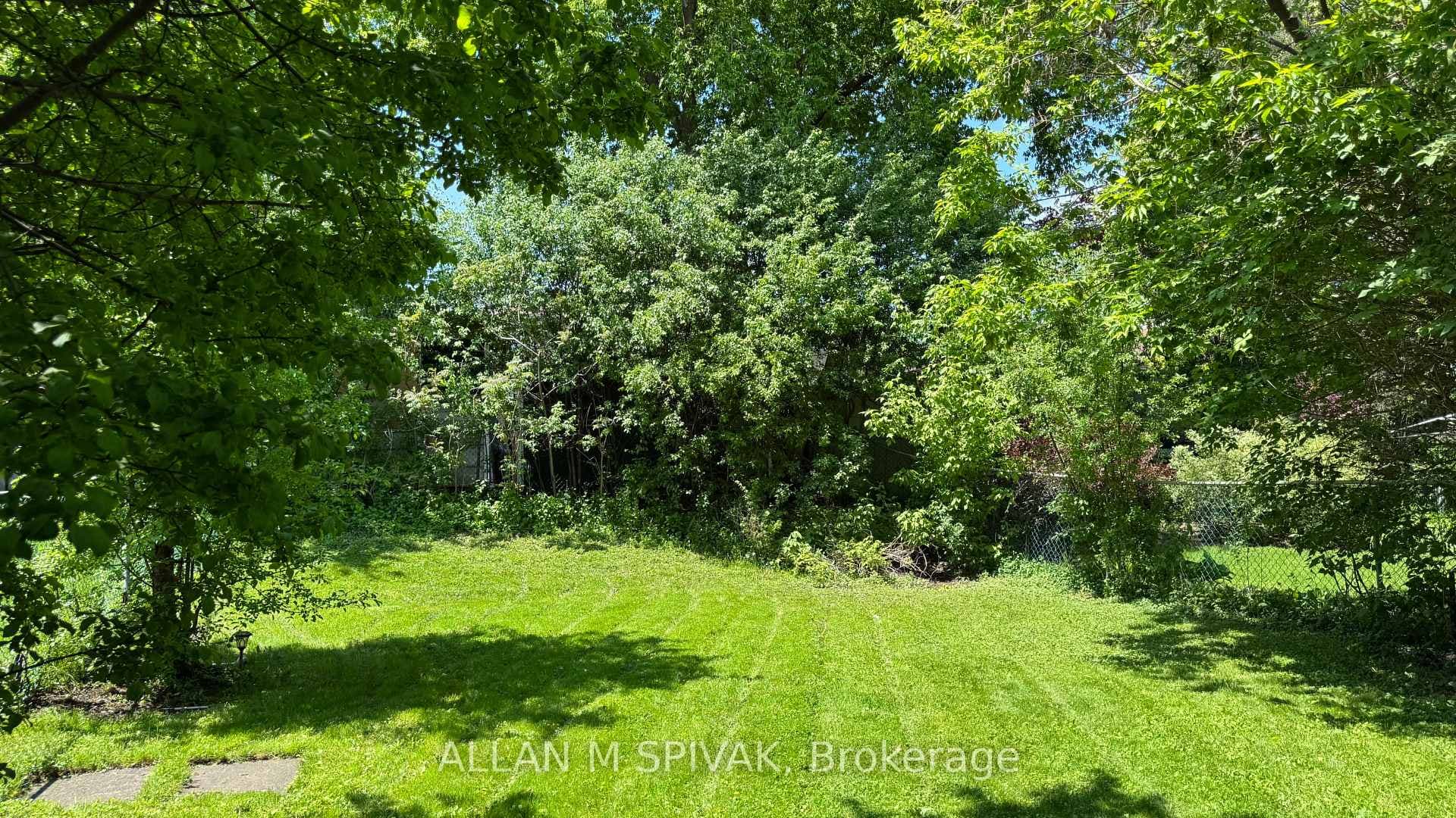 140 Chelmsford Avenue photo 3