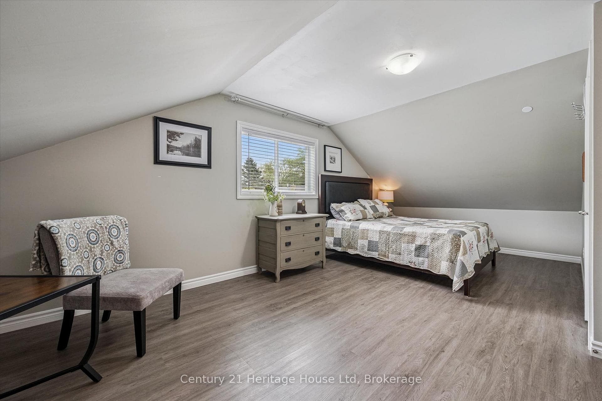 584077 Beachville Road photo 32