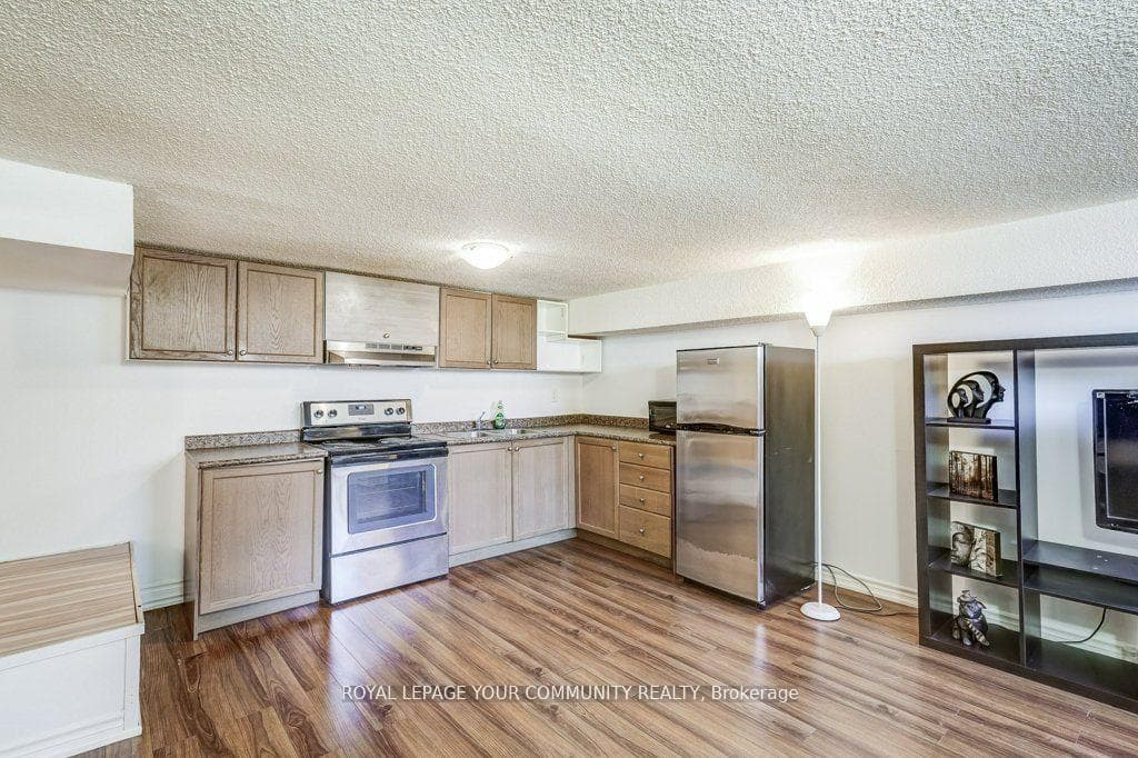 307 Axminster Drive photo 26