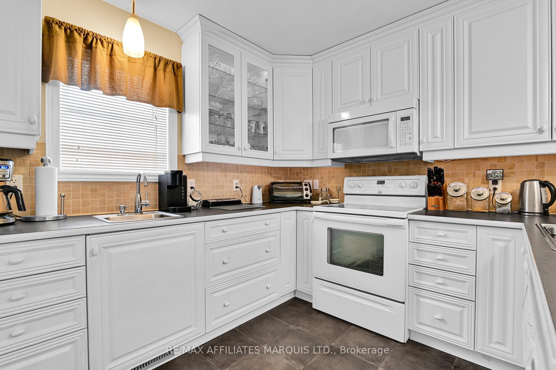 3502 BRUCE Street photo 9
