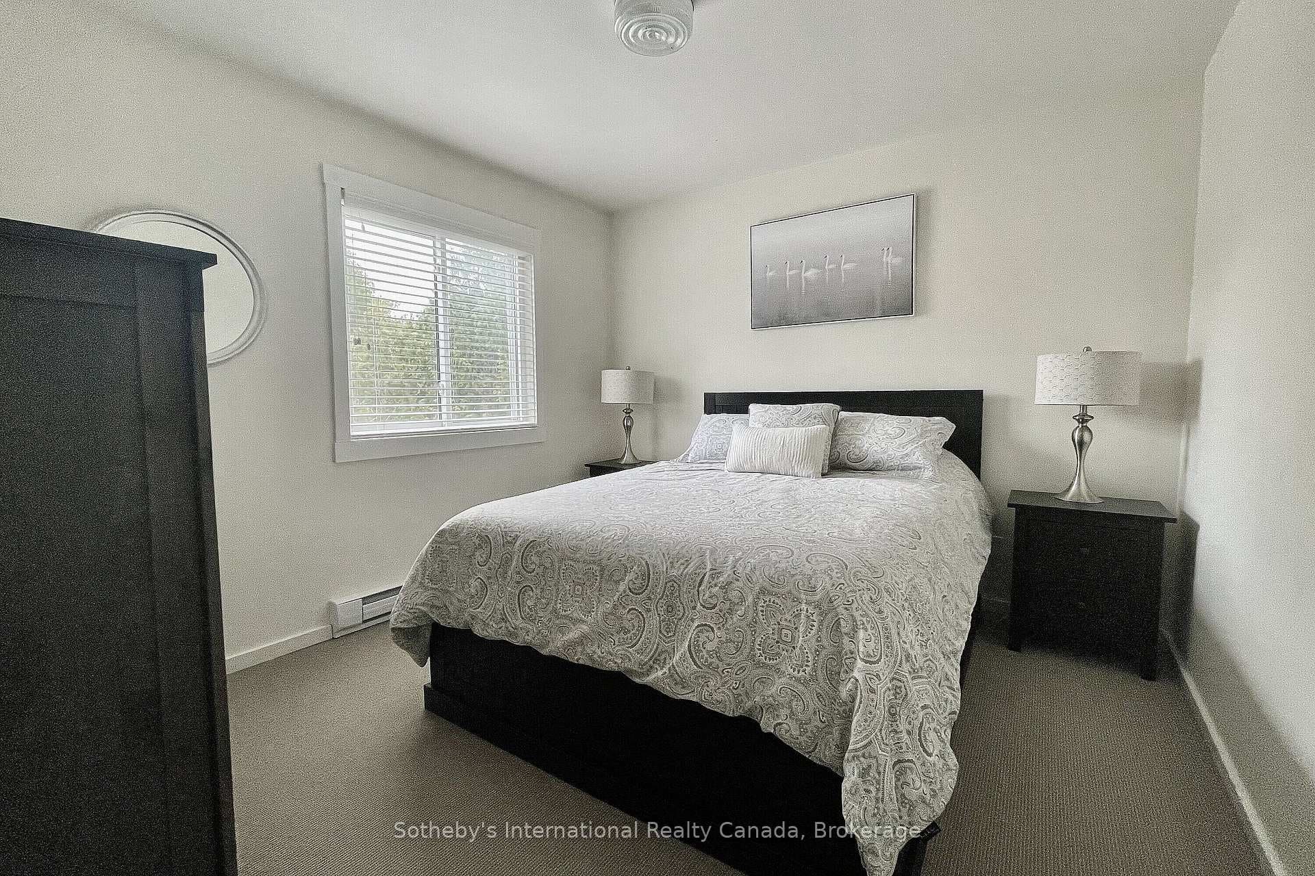 571 OXBOW Crescent photo 33