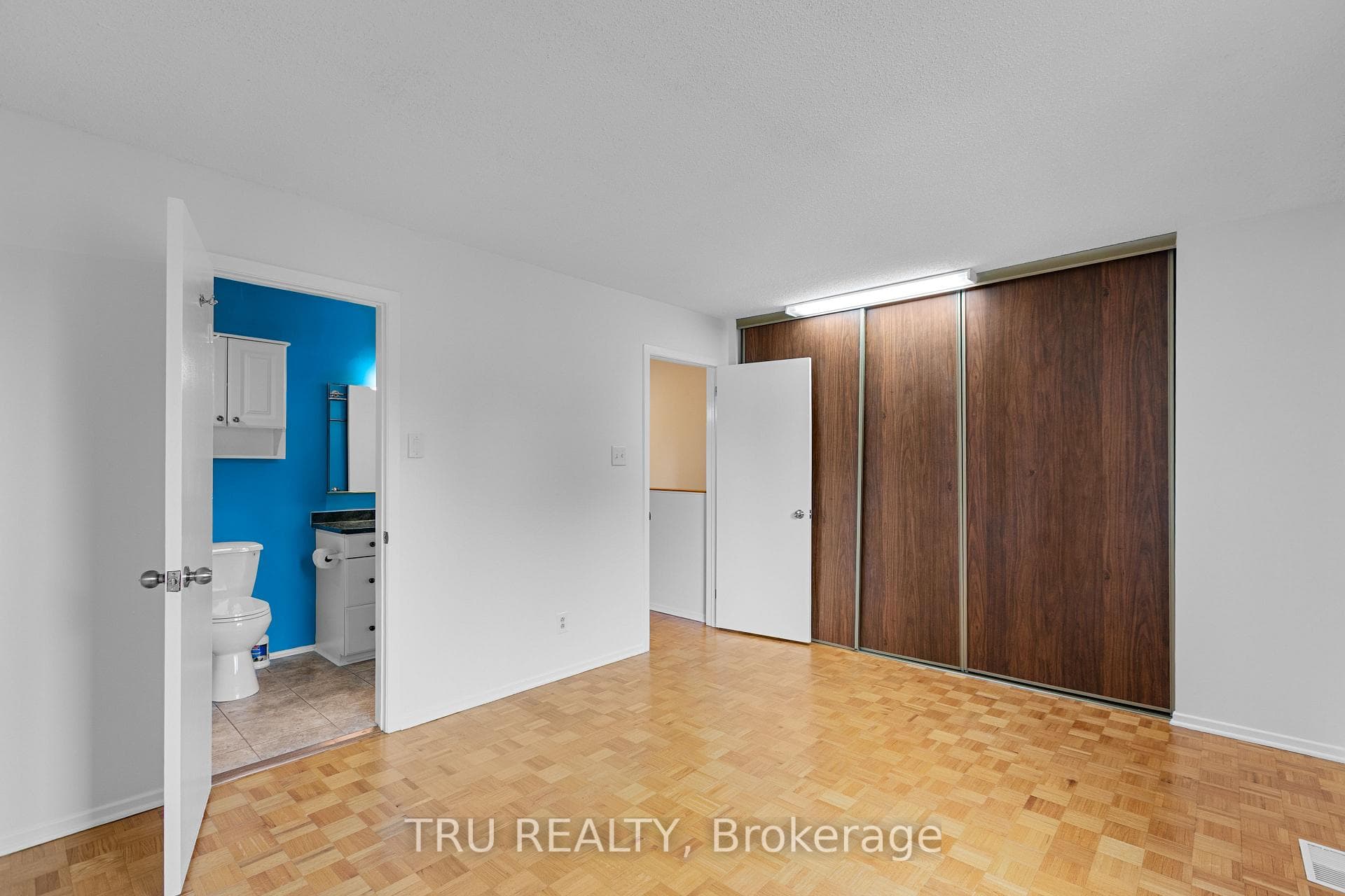 715 Mooneys Bay Place photo 29