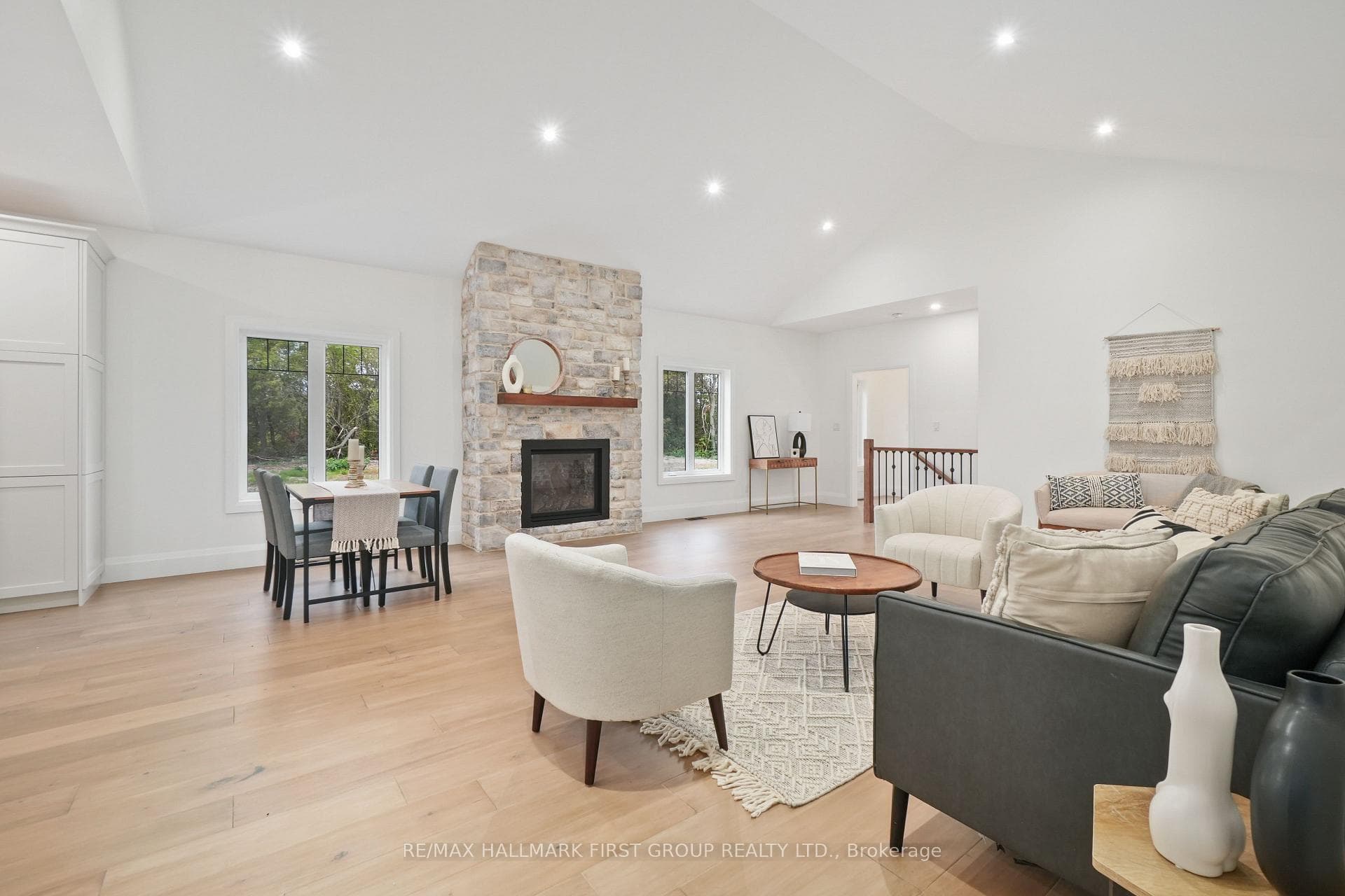 283 Clyde Street photo 10