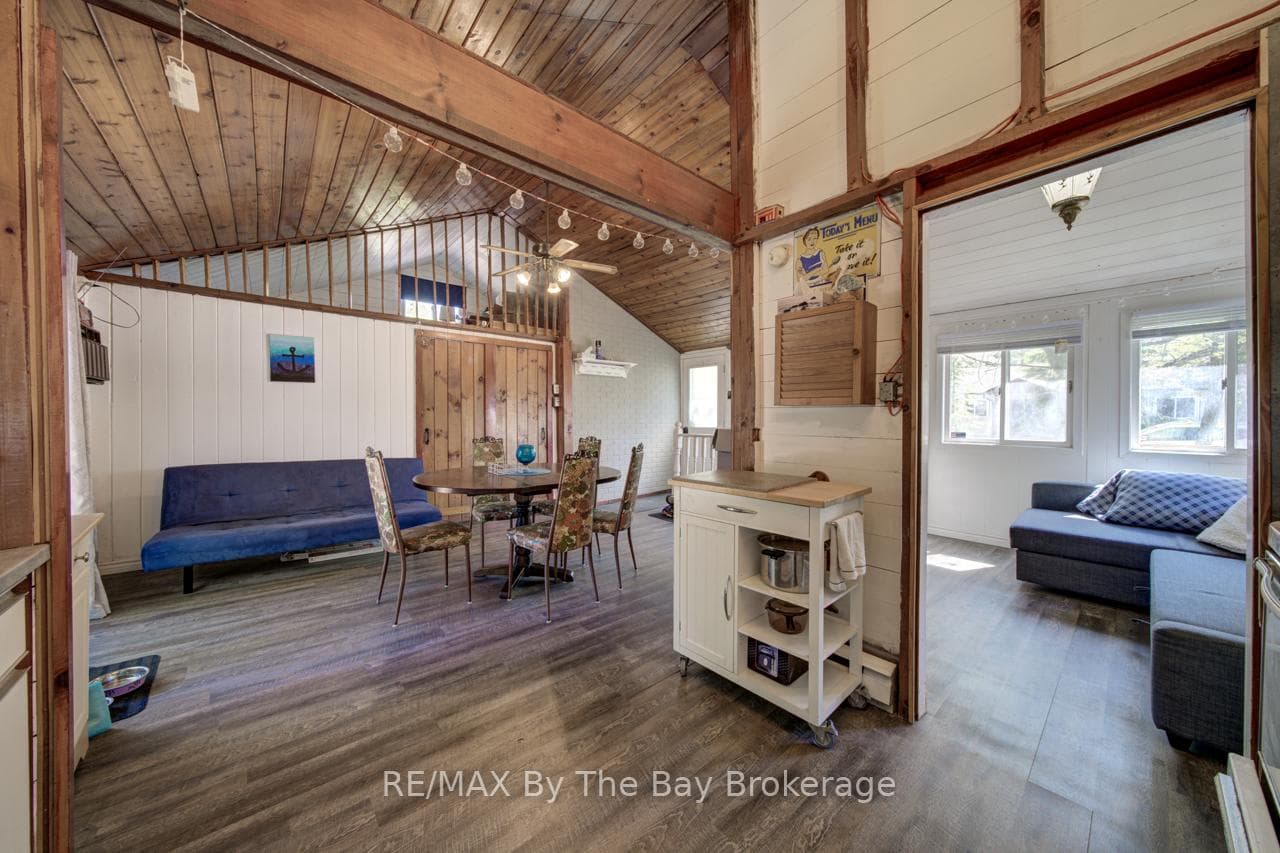 33 17th Street photo 13