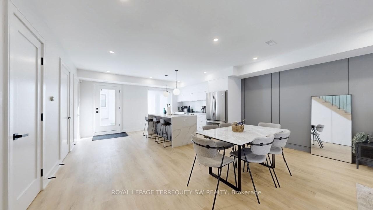 144 Dovercourt Road Unit Coach House photo 5