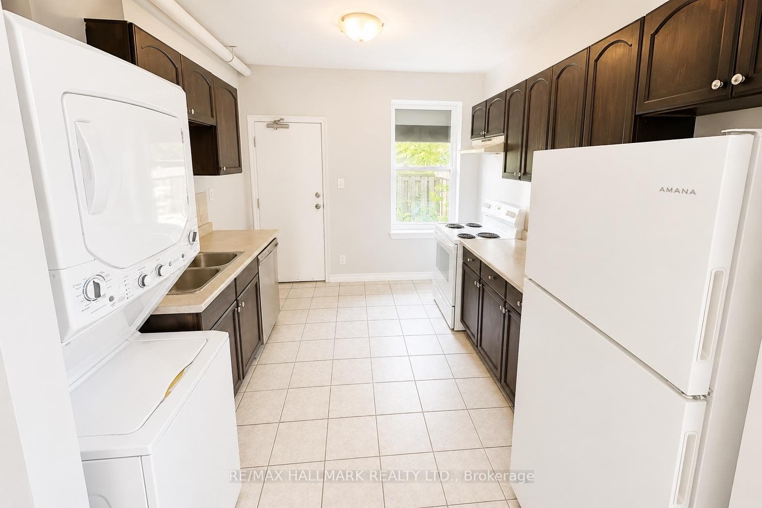 340 Barton Street photo 9