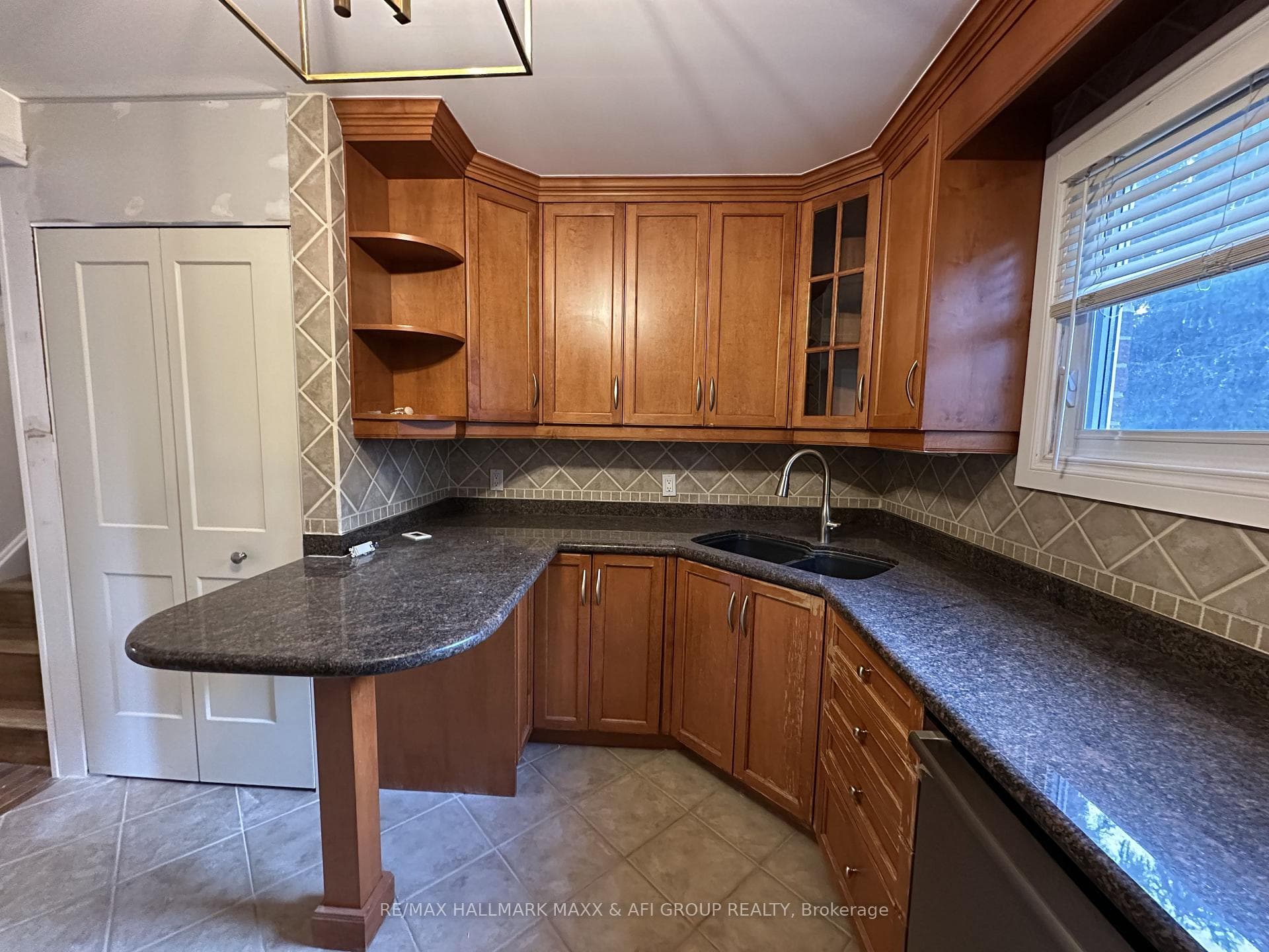 219 Lancaster Avenue Unit Main photo 7