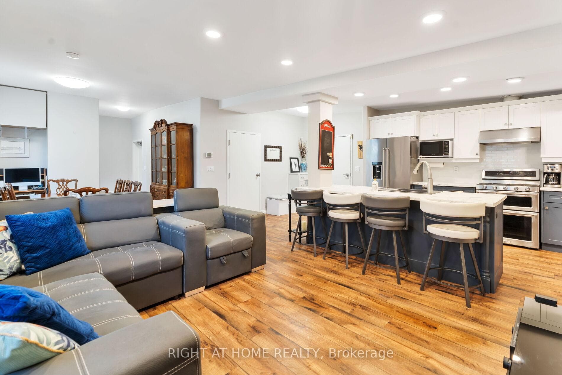 19 Albert Street photo 37